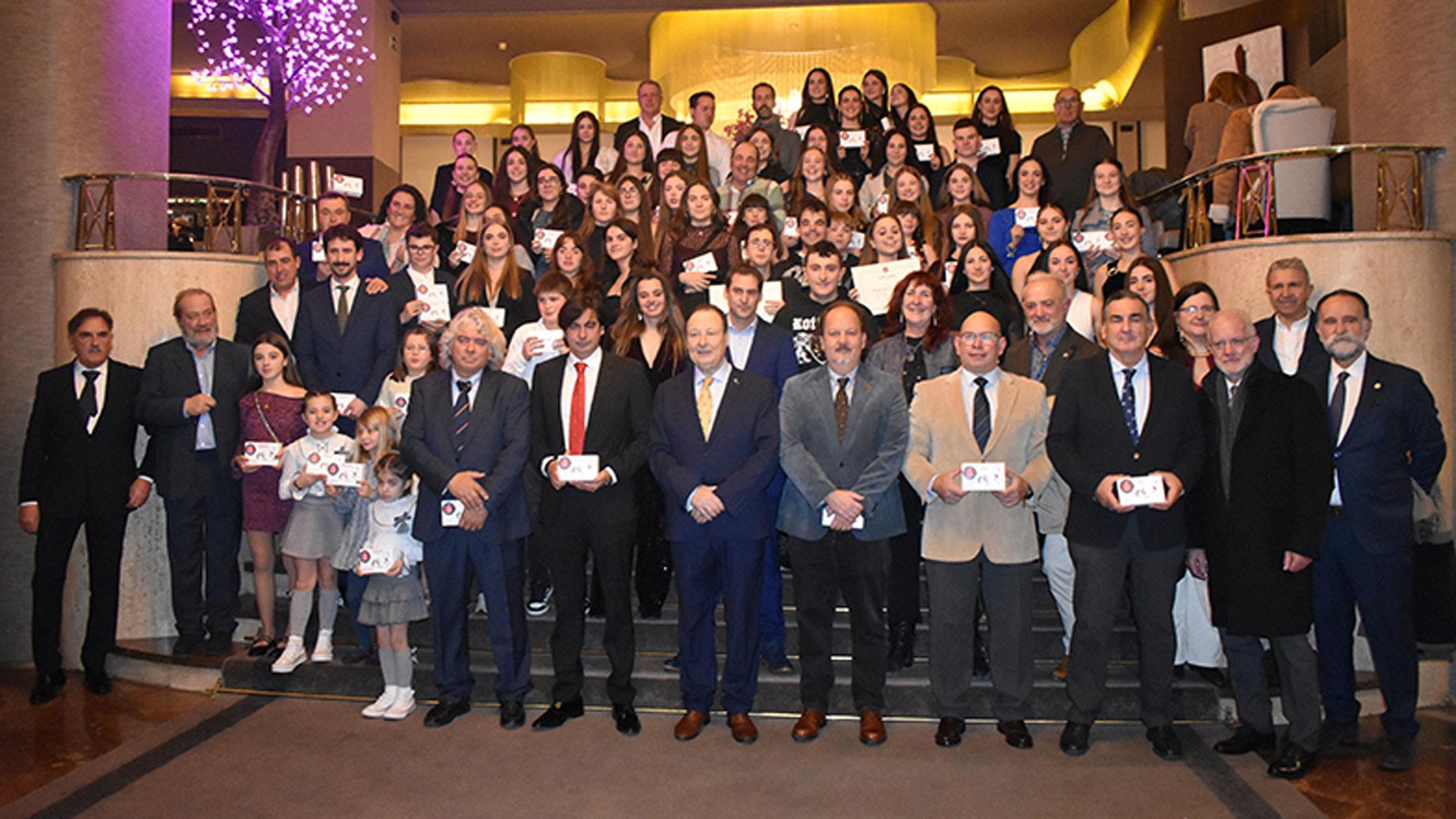 Autoridades y premiados en la Gala de Entrega de Trofeos de la Federación Navarra de Hípica (FNH)