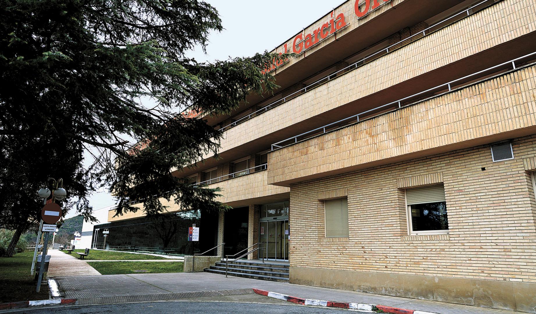 Vista de uno de los accesos al Hospital García Orcoyen