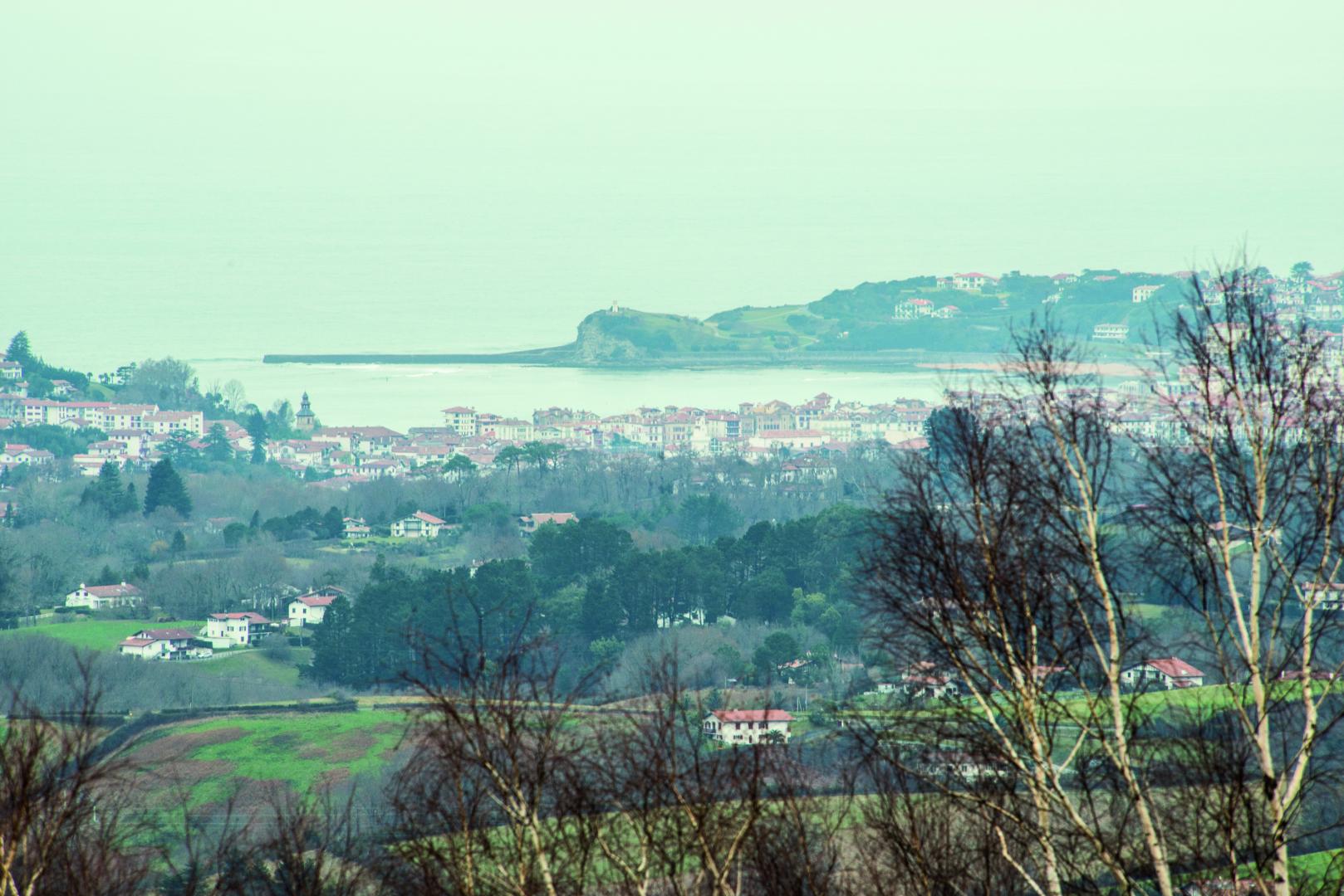Muy cerca del inicio de esta ruta transfronteriza, se puede disfrutar de vistas a la costa francesa.