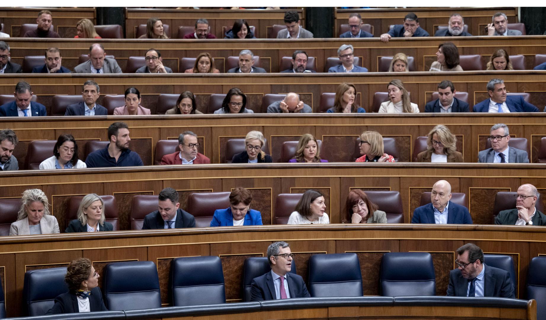 La vicepresidenta primera y ministra de Hacienda, María Jesús Montero; el ministro de la Presidencia, Justicia y Relaciones con las Cortes, Félix Bolaños, y el ministro de Transportes y Movilidad Sostenible, Óscar Puente, este jueves