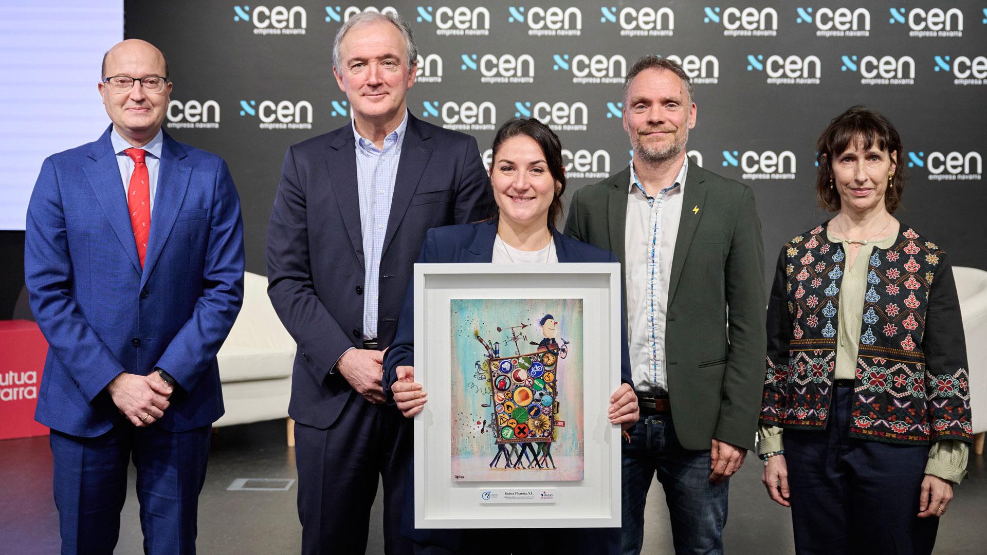 Verónica Madrid, CEO de Geiser Pharma, recogió el Premio Azul entregado por Mutua Navarra