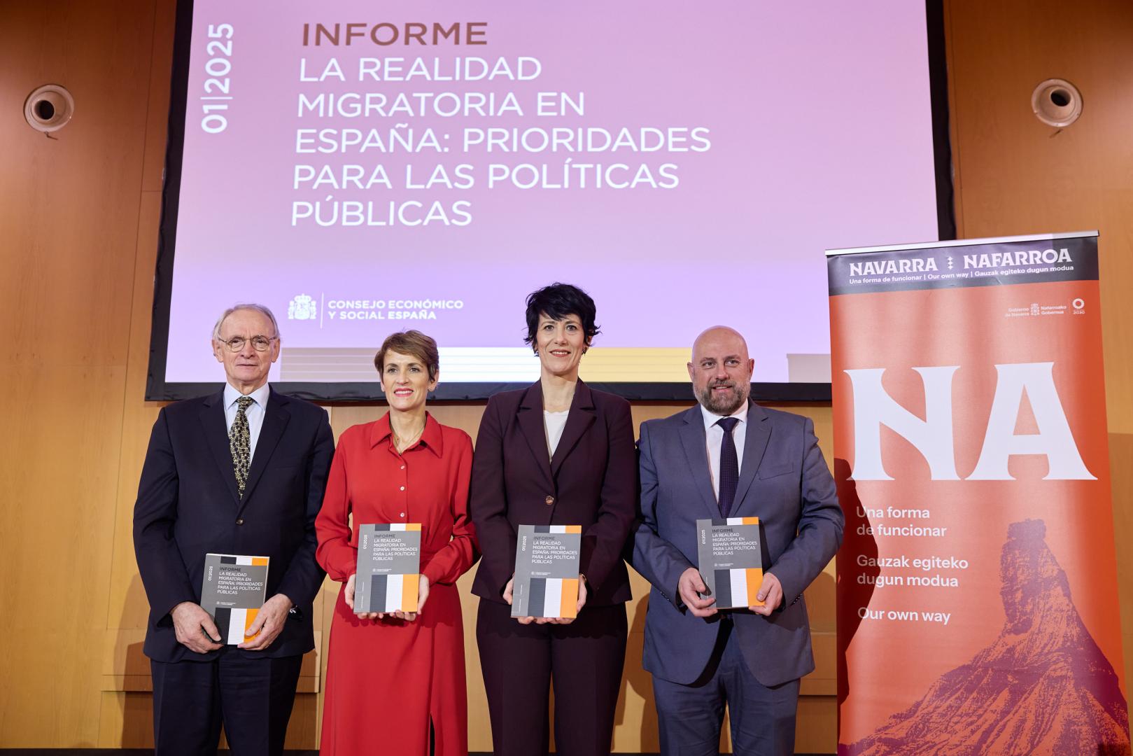 El Presidente de CES España, Antón Costas; la Presidenta Chivite; la ministra Saiz; y el consejero Arasti
