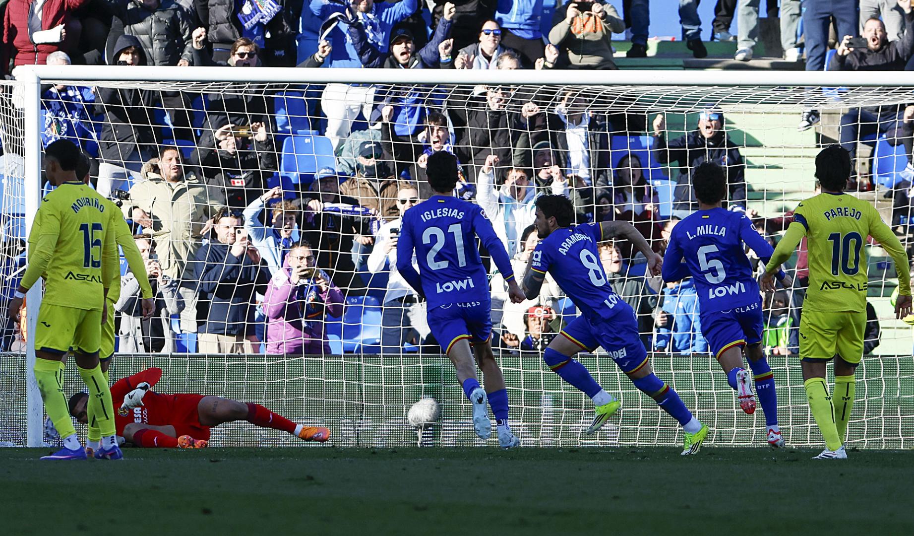 Mauro Arambarri inaugura el marcador anotando el penalti que colocaba el 1-0 en el luminoso