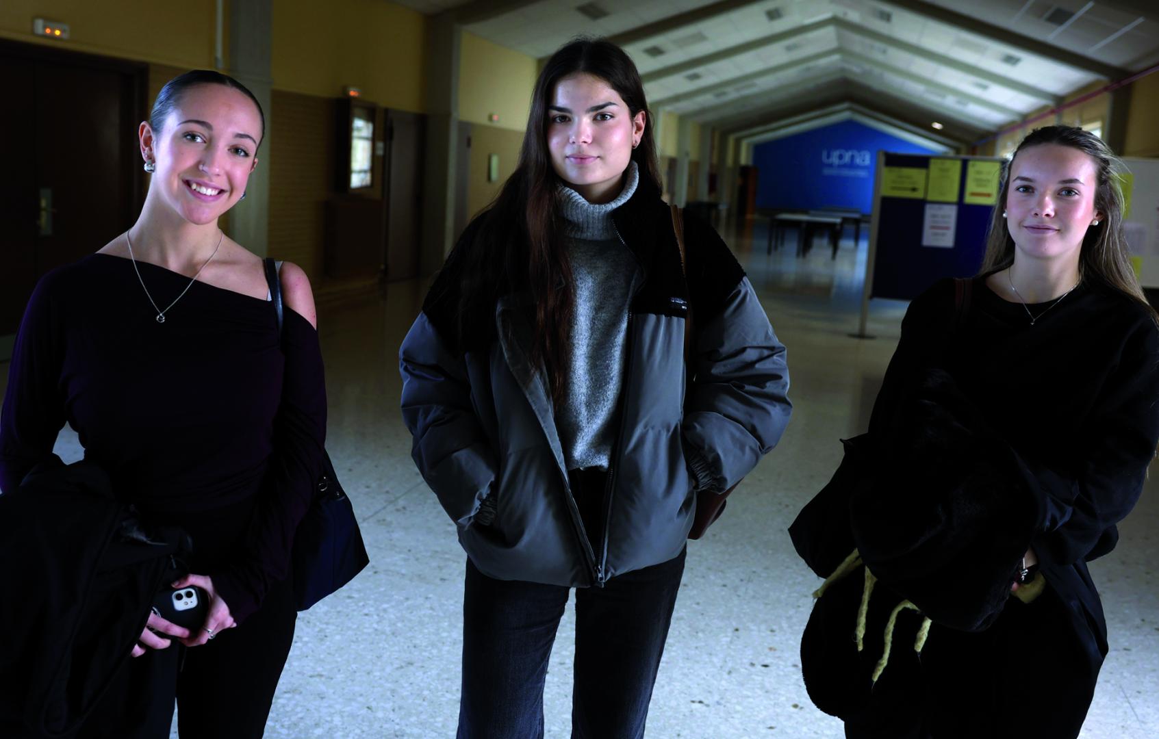 Blanca Fernández, Jimena Díaz y Soraya Garrido, estudiantes de 3º de Ingeniería Agroalimentaria