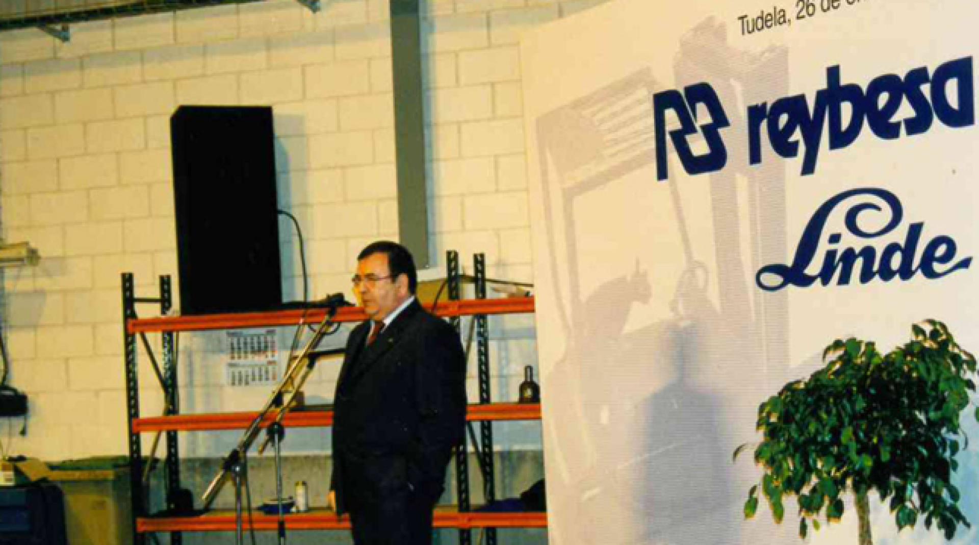 Telesforo Redín, fundador de Grupo Reybesa, en la inauguración de la delegación en Tudela el 26 de enero de 2001