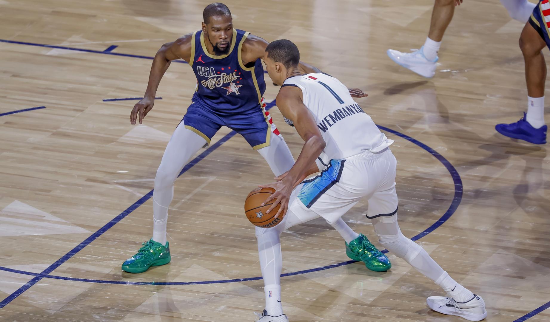 Victor Wembanyama ante Kevin Durant en el 'All Star' de la NBA
