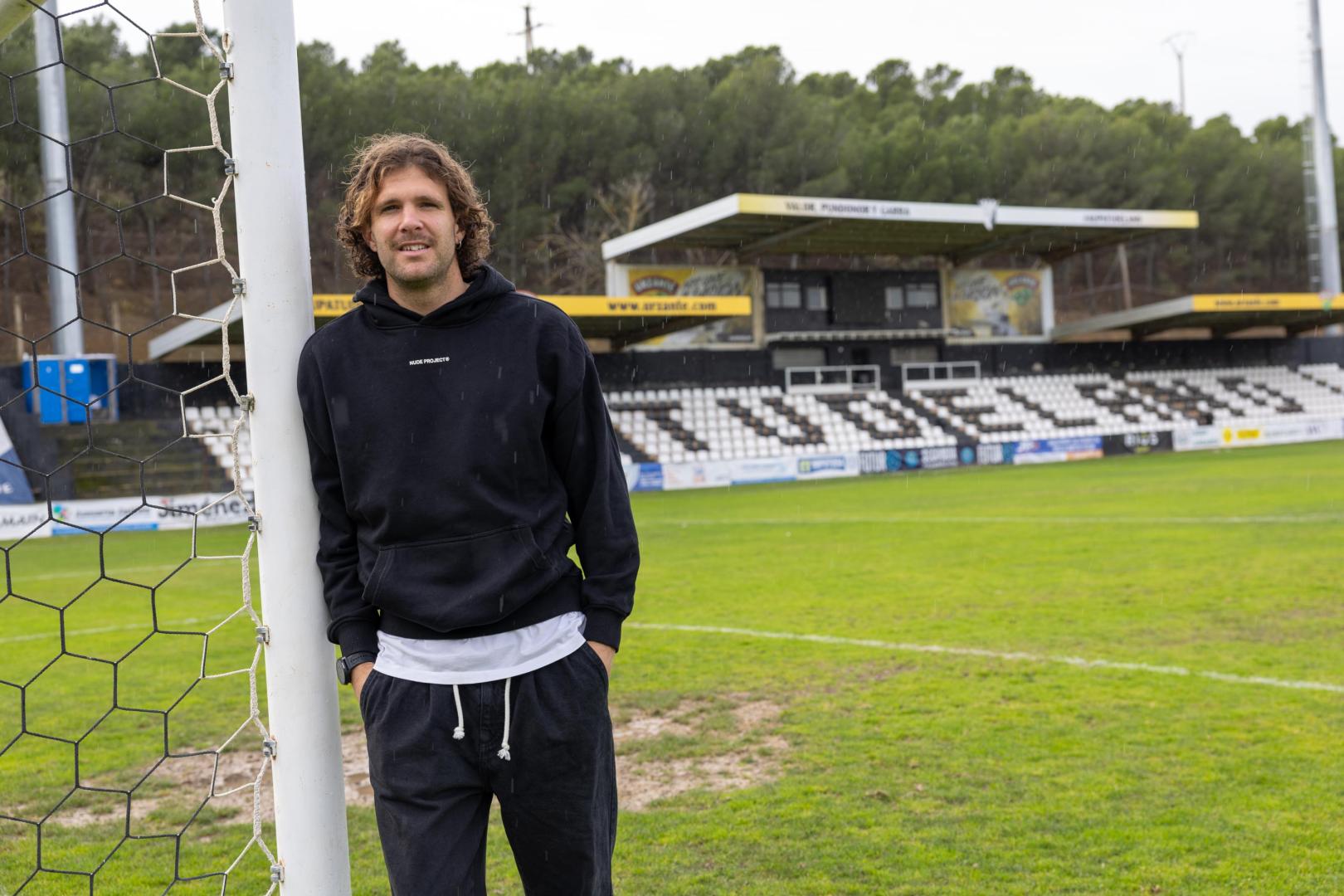 Iñigo Alayeto Martínez, delantero del Tudelano, el pasado lunes por la mañana en el Ciudad de Tudela
