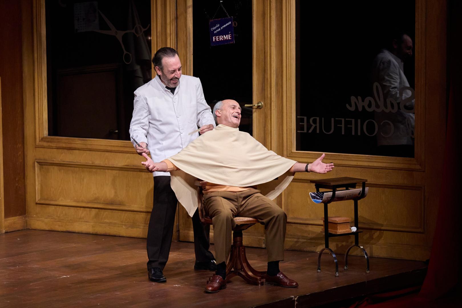 A* Jesús Garzaron F* 2025_11_07 T* Teatro. El barbero de Picasso. L* Teatro GayarreAntonio Molero y Pepe Viyuela, en el escenario del Gayarre. JESÚS GARZARON