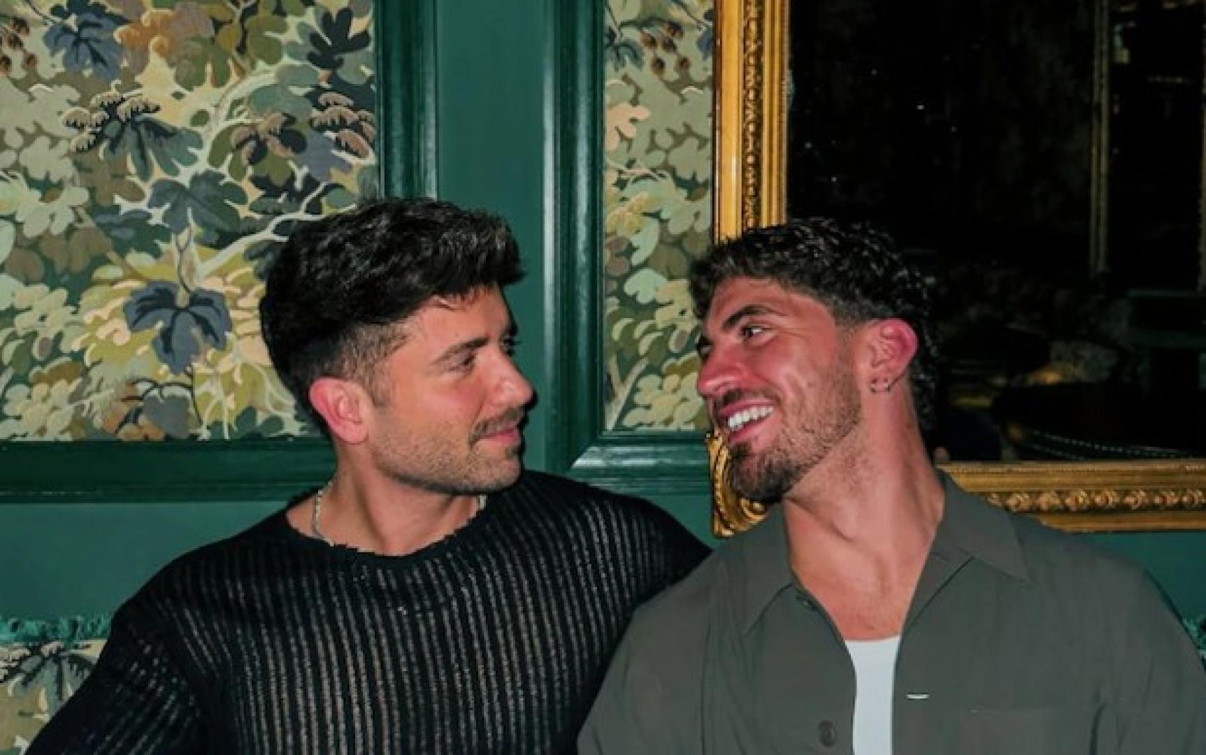 Pablo Alborán y el modelo navarro Juan Sesma, en la celebración de cumpleaños de este último
