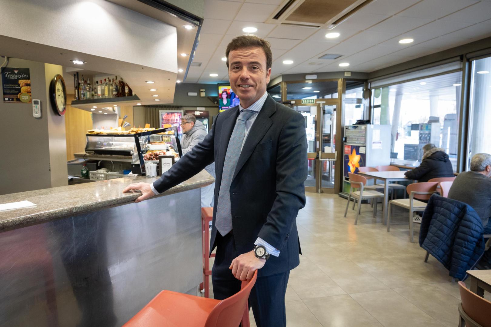 Javier Catalán Gil, gerente de la estación de servicio San Rafael de Tudela, e hijo de Javier Catalán Díaz, propietario de la misma y presidente de la cadena hotelera Zenit.