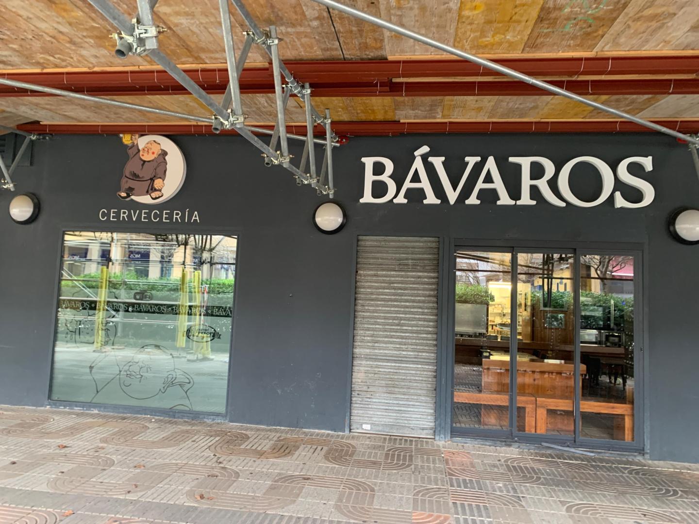 La cervecería Bávaros, en la plaza Monasterio de Azuelo de Pamplona