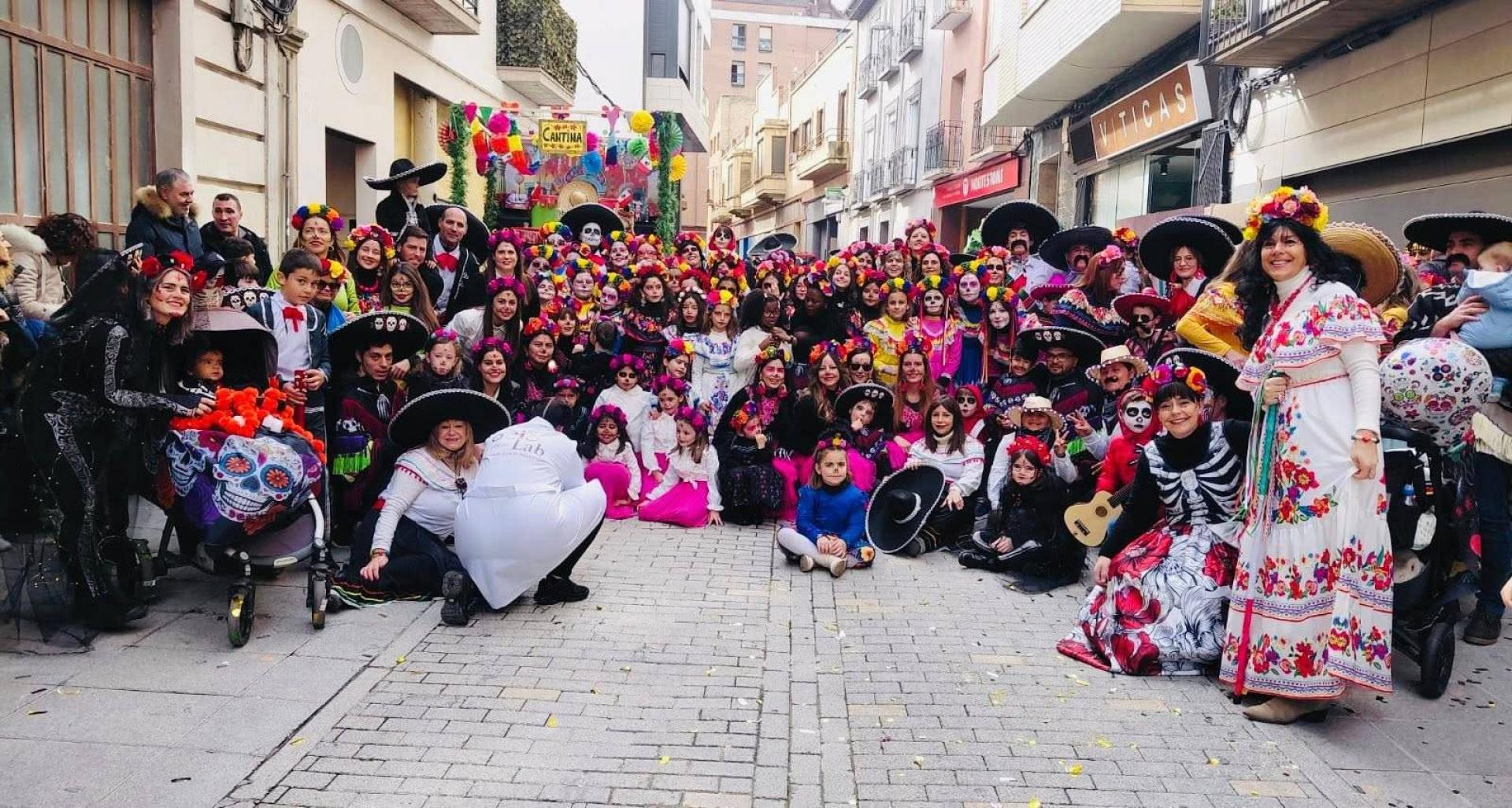 Imagen de los componentes del grupo ‘México’, de la Apyma del colegio Anunciata de Tudela, ganador del concurso de disfraces