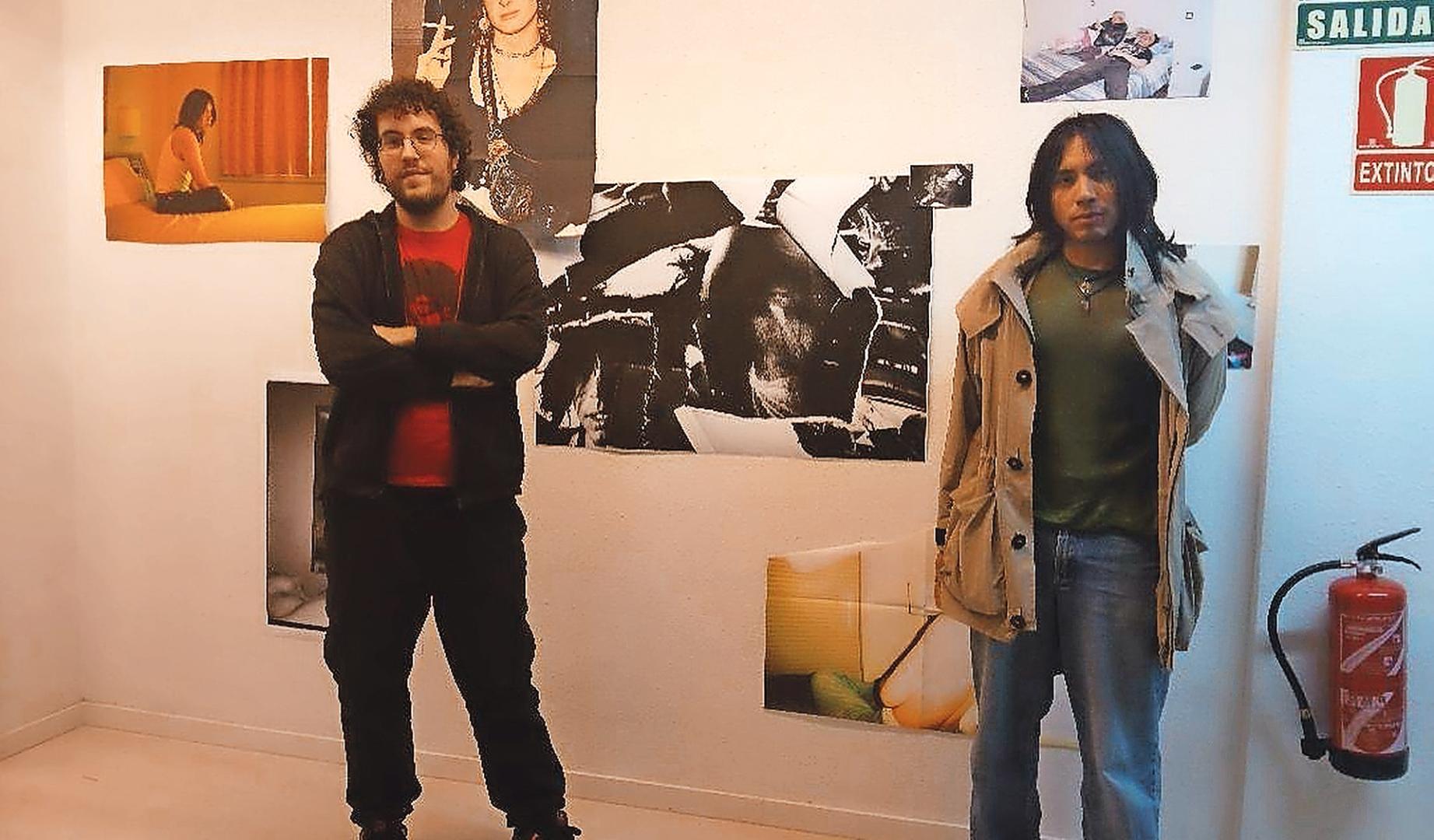 Asier Mendinueta y Willy Torres, en la exposición fotográfica que se puede ver en la Galería Contraluz de la AFCN, en Río Urrobi 3, en la Milagrosa