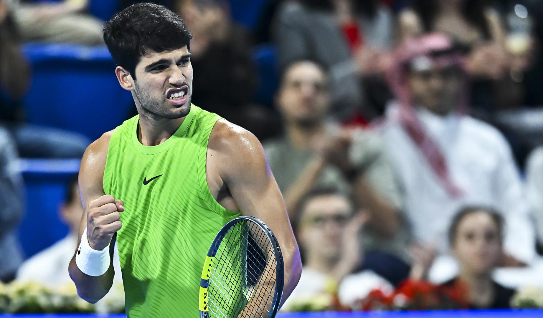 Carlos Alcaraz celebra uno de los puntos contra el ruso Karen Khachanov