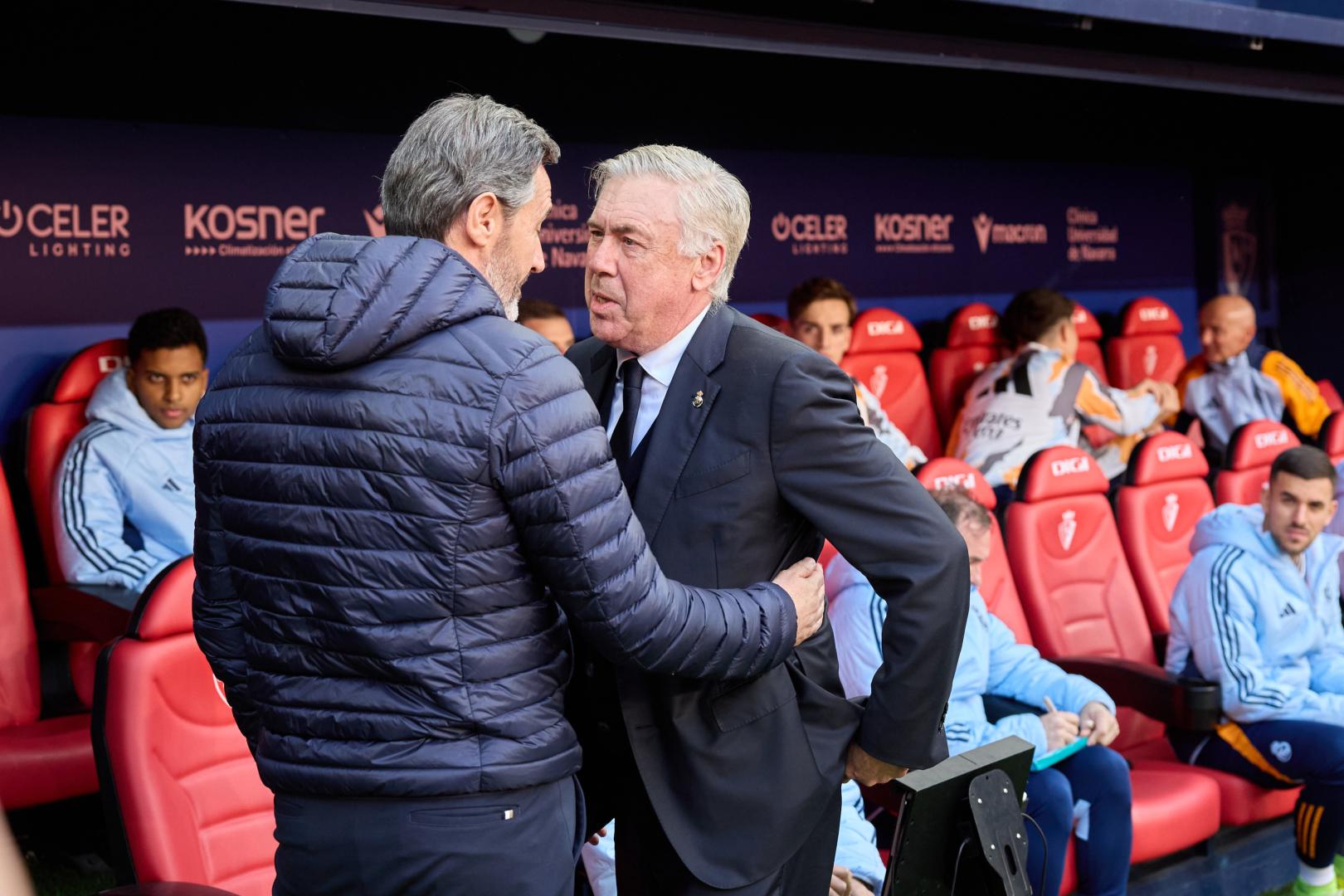 Vicente Moreno y Carlo Ancelotti, en el Osasuna-Real Madrid de la pasada temporada
