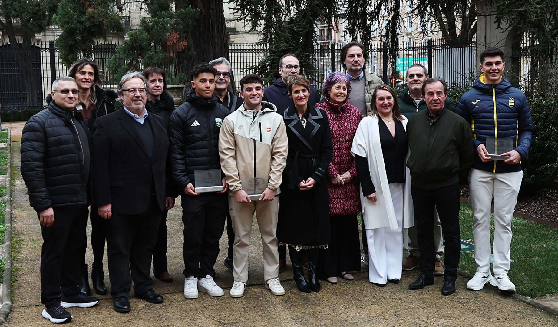 Martín, Milagros y Salsamendi, hablando con la presidenta