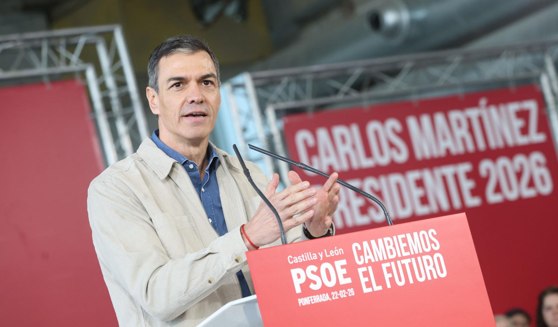 El secretario general del PSOE y presidente del Gobierno de España, Pedro Sánchez, durante un acto, en la Sala Turbinas de La Térmica Cultural, a 22 de febrero de 2026, en Ponferrada, León, Castilla León (España).