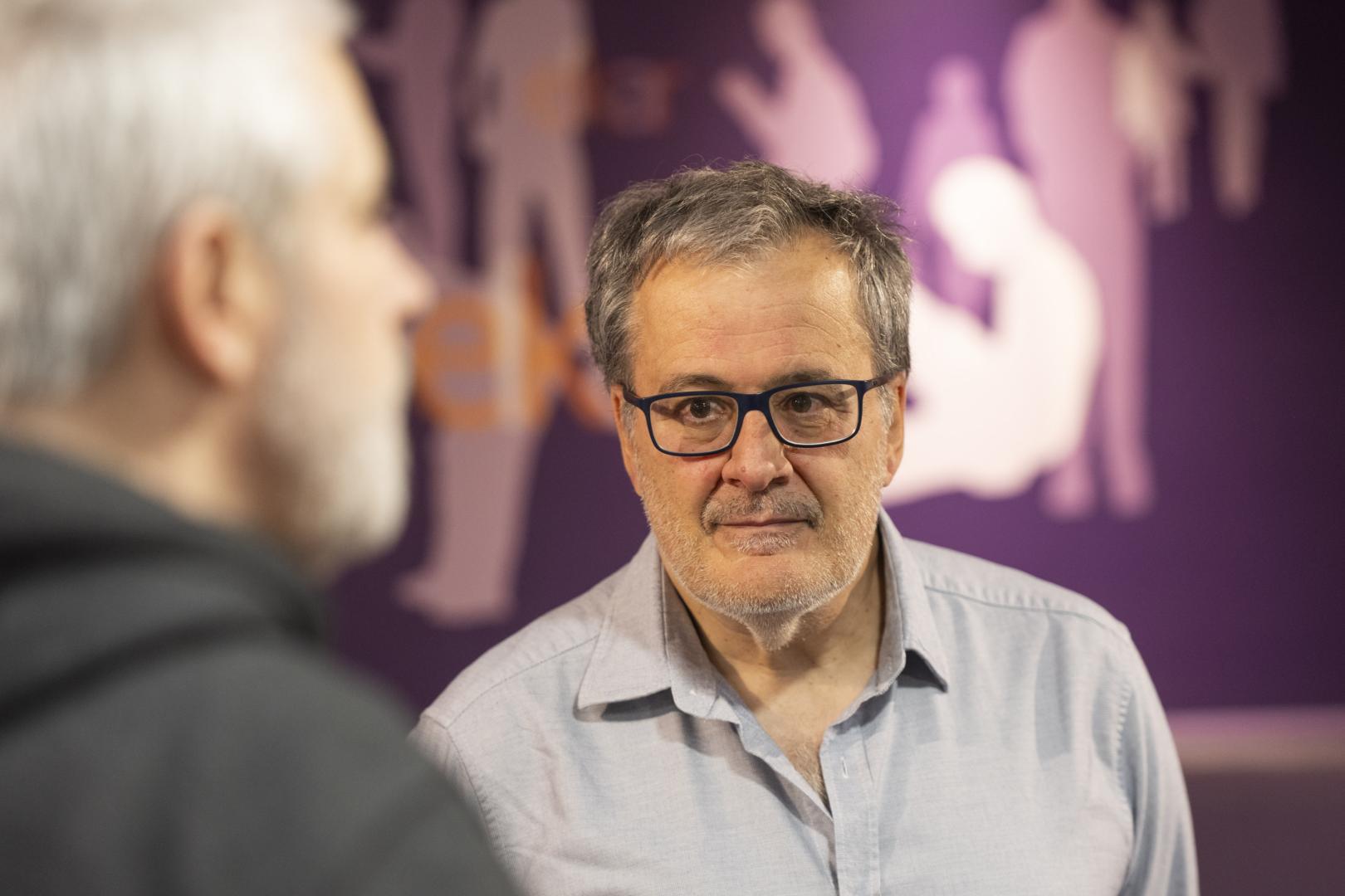 Fernando Mikelarena, en la presentación de su nueva novela, 'Asesinato en la conspiración'