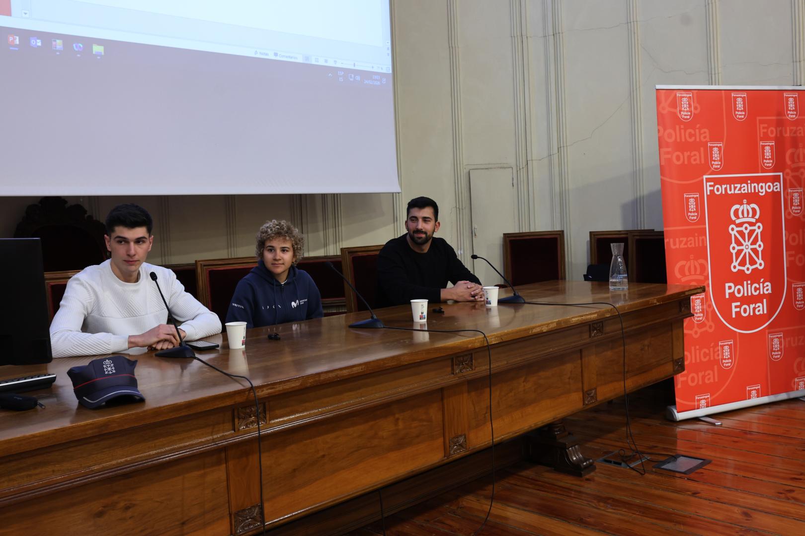 Daniel Milagros, Paula Ostiz y Raúl Oyarzun