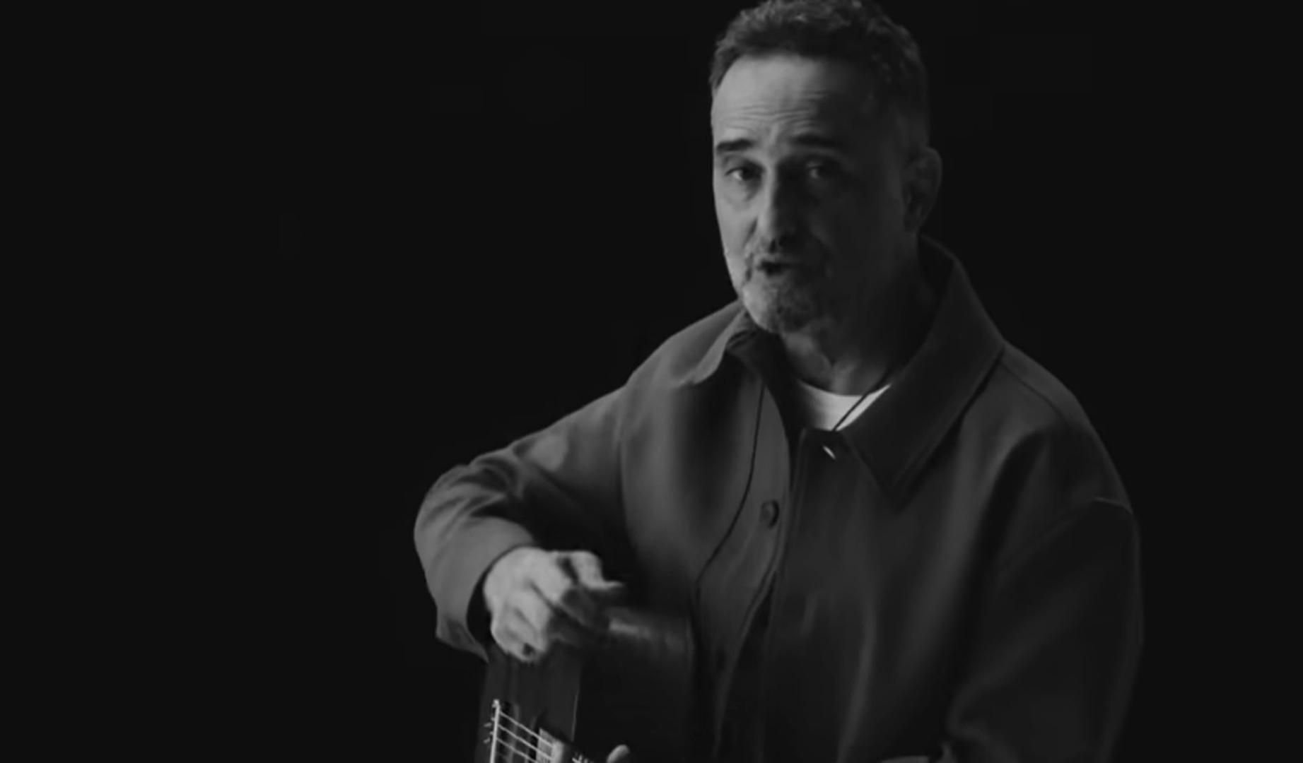Jorge Drexler, en una imagen del videoclip de 'Toco madera', el adelanto de su nuevo álbum