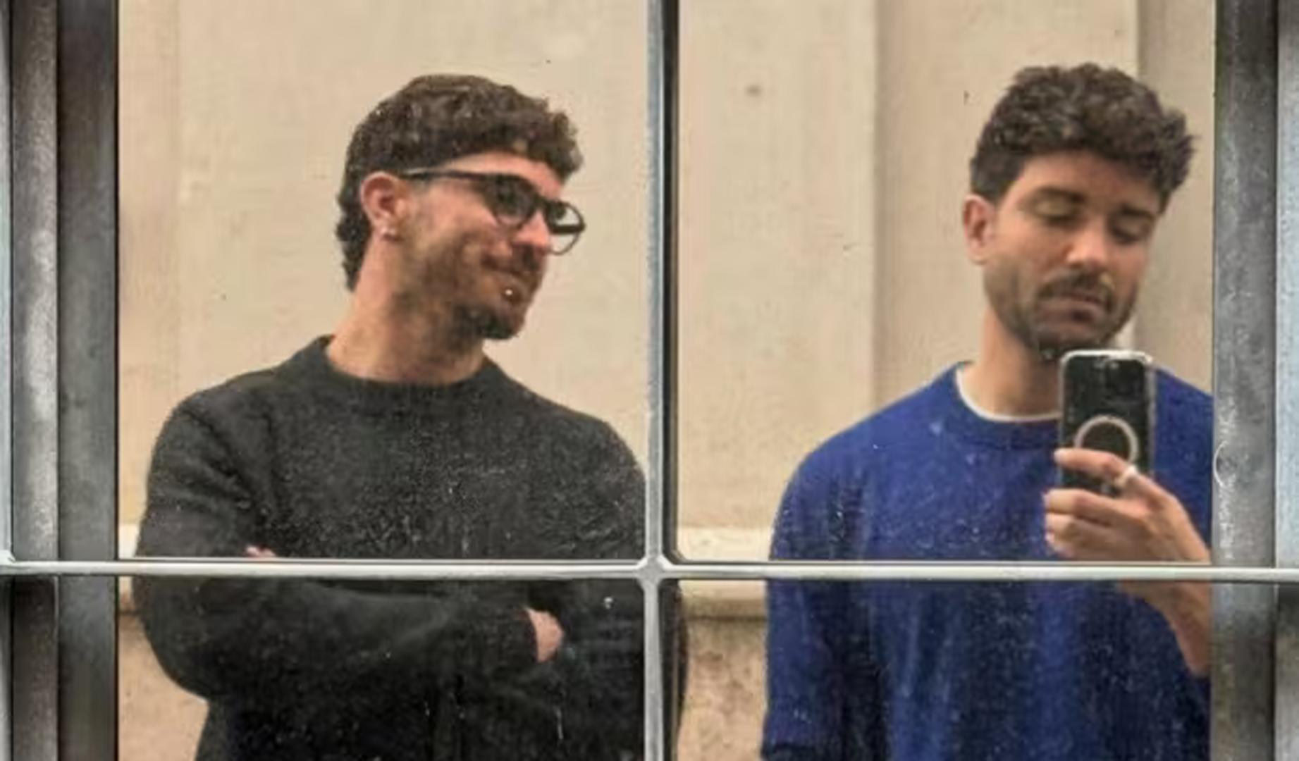 Pablo Alborán ha compartido en redes su primera imagen con Juan Sesma durante una escapada a Lisboa
