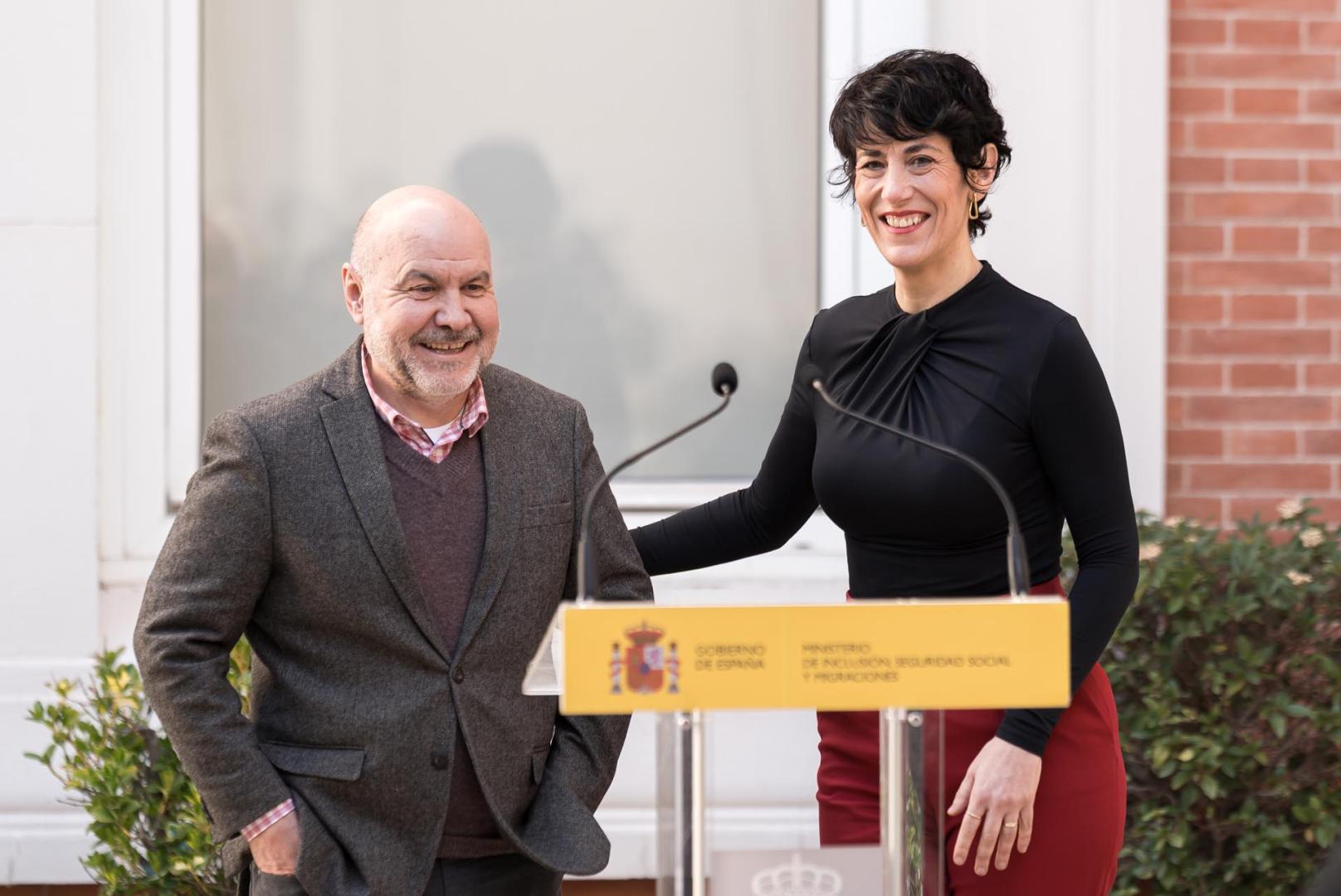 La ministra de Inclusión, Seguridad Social y Migraciones, Elma Saiz, y el presidente del Comité Español de Representantes de Personas con Discapacidad (CERMI), Luis Cayo Pérez Bueno