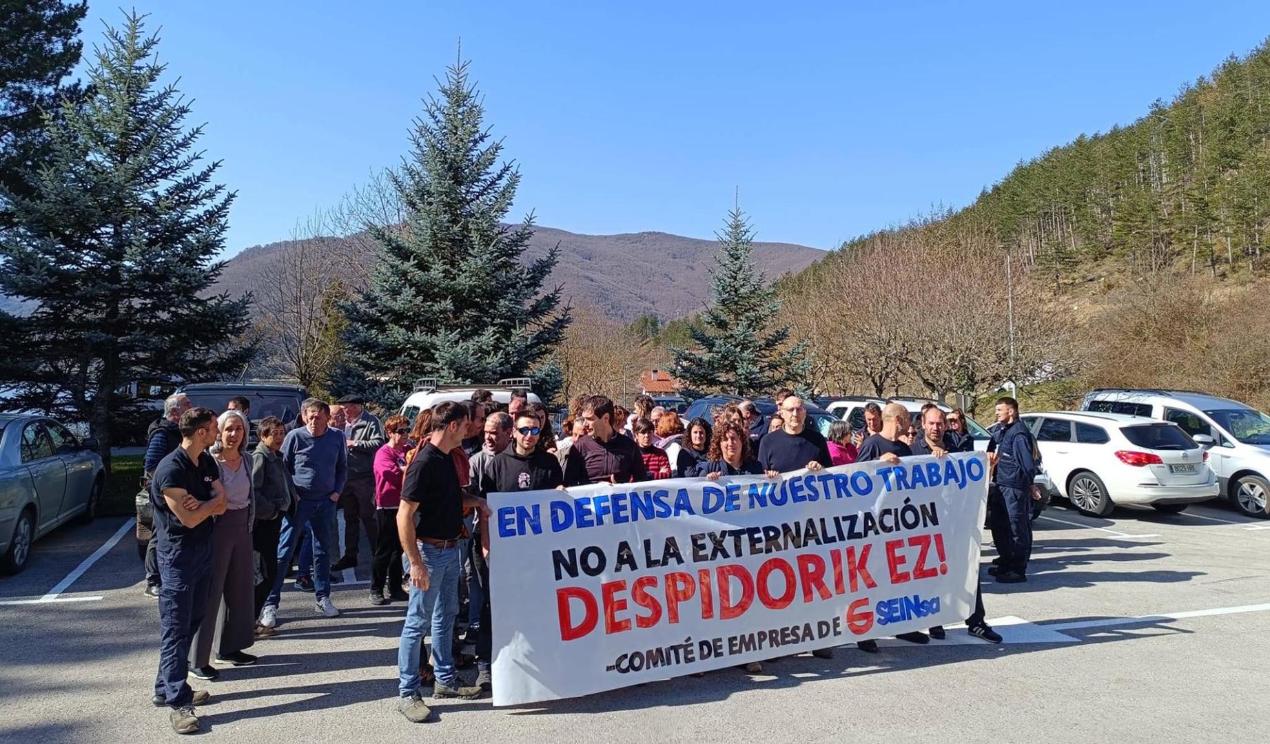 Trabajadores de Seinsa en la concentración de este jueves