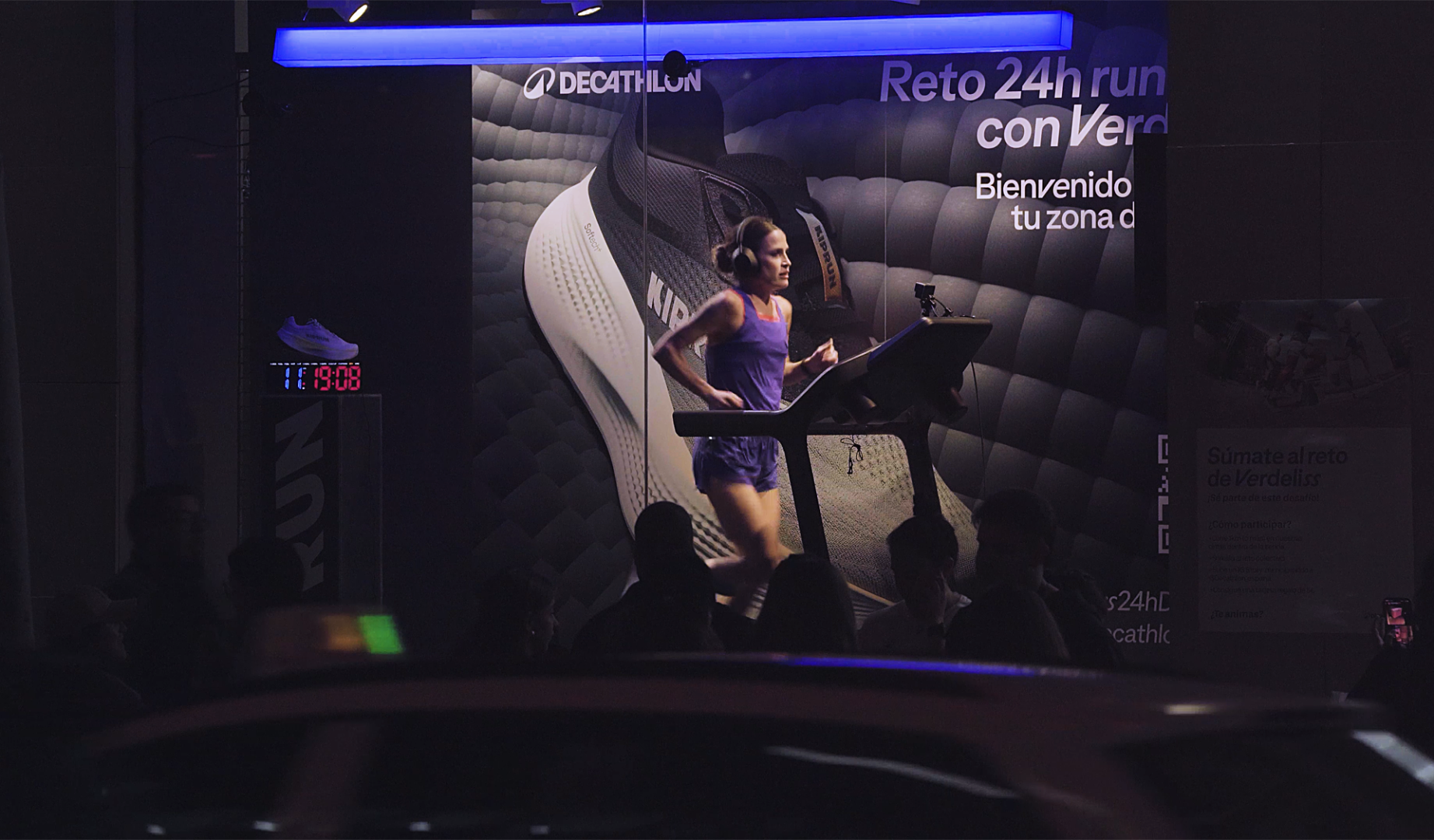 Estefanía Unzu, 'Verdeliss', durante el reto de las 24 horas corriendo sobre una cinta en Madrid