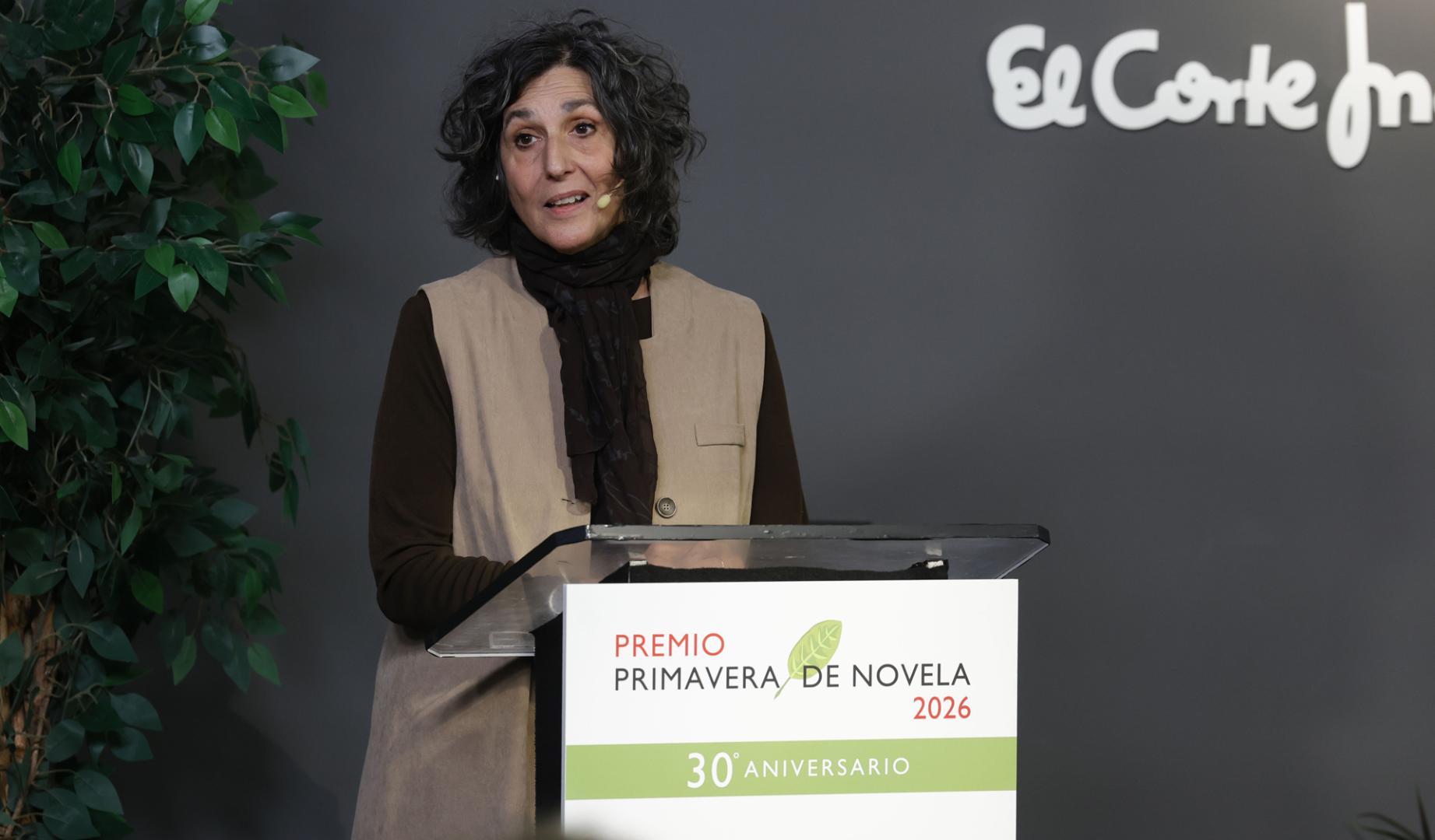 Elvira Mínguez, ganadora del XXX Premio Primavera de Novela