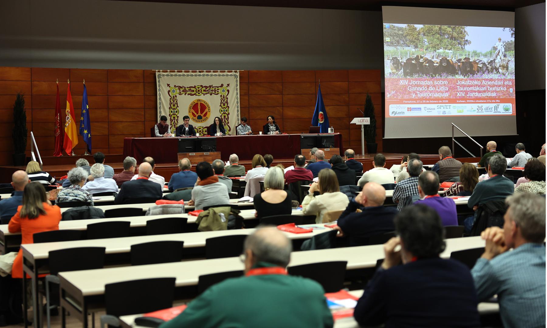 Un momento de la mesa redonda sobre toros y juventud, este viernes en la UPNA