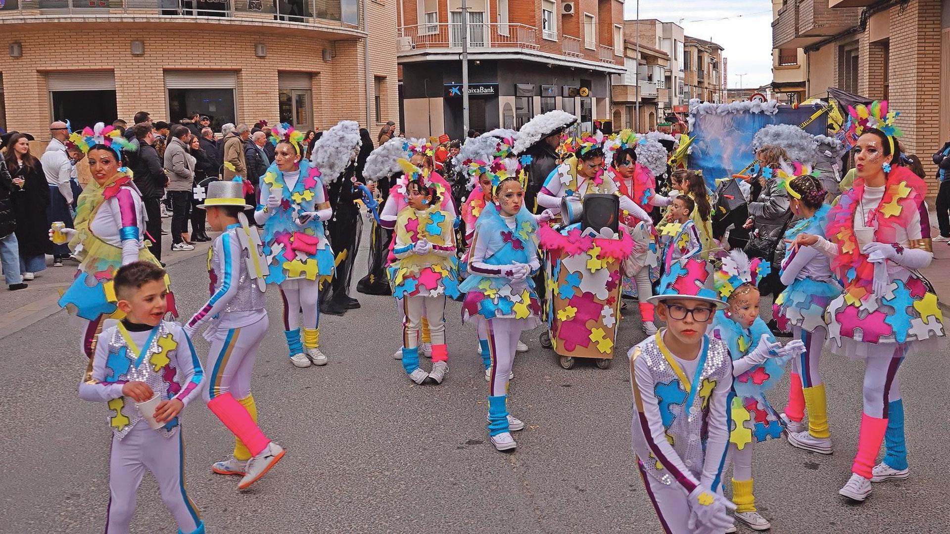 ‘Quintos 2016 y The Magic Puzzle’, grupo ganador en la modalidad de Comparsas