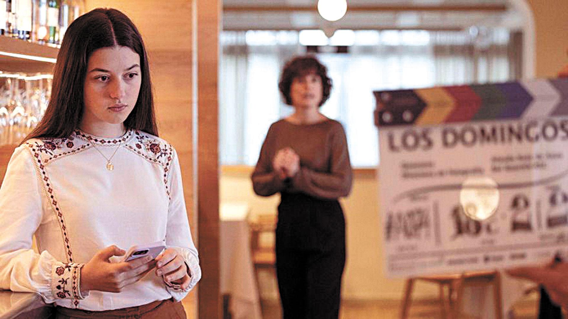 La actriz Blanca Soroa interpreta a Ainara en Los domingos