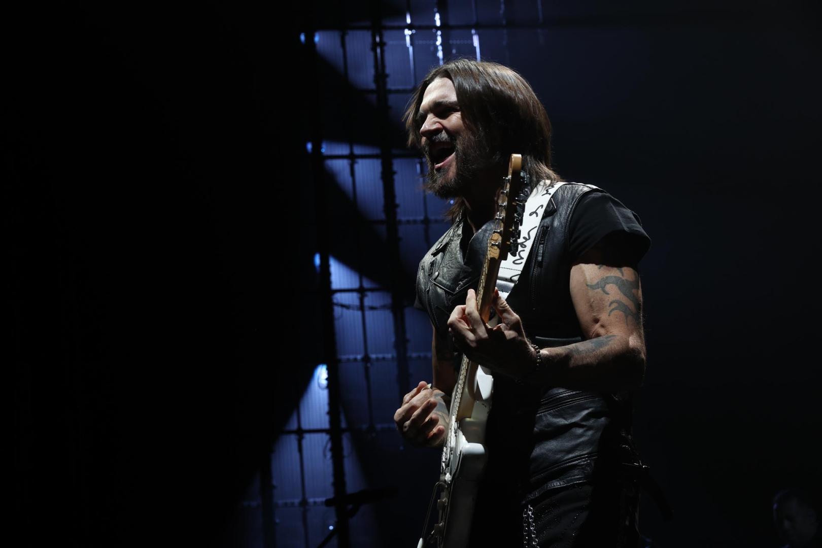 El cantante colombiano Juanes, durante su concierto en el Movistar Arena