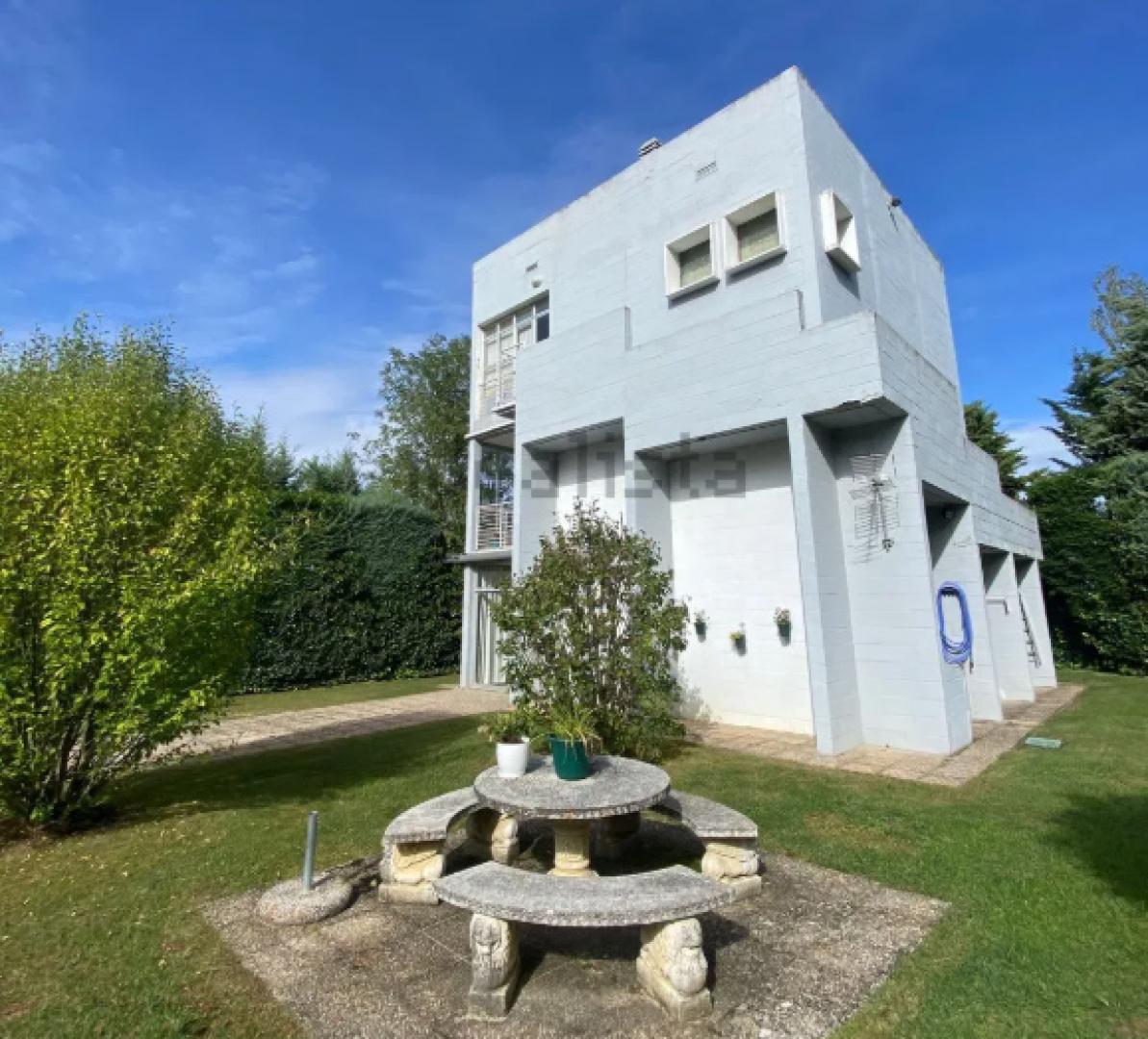 Mesa en el jardín