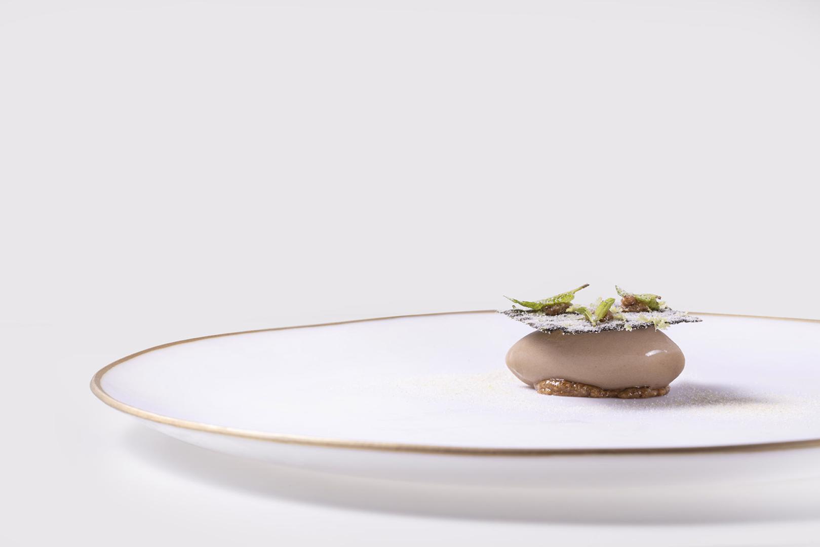 El postre 'Aprendizaje', desarrollado parcialmente en la UPNA, en una foto cedida por el restaurante El Molino de Urdániz.