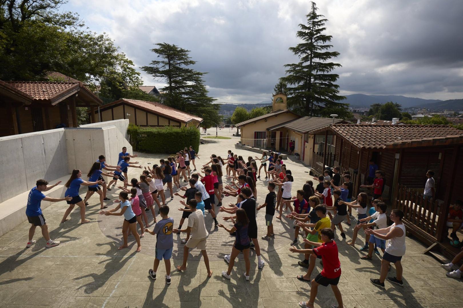 Participantes en el campus de verano de las Colonias de Hondarribia, en una imagen de archivo.