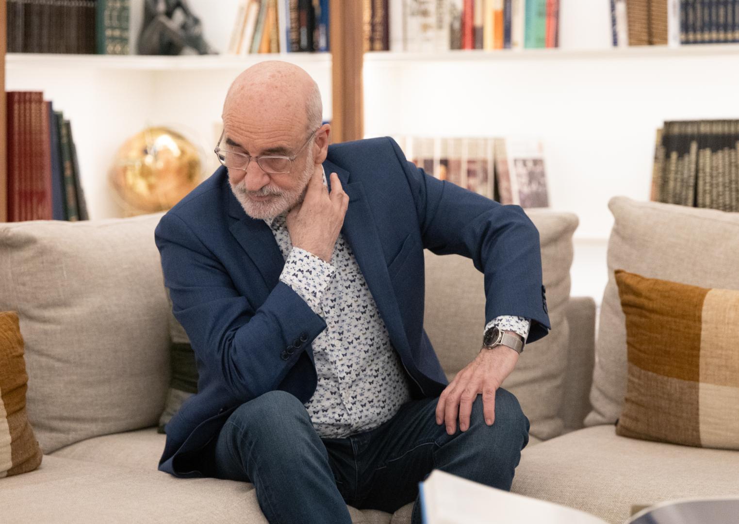 El escritor Fernando Aramburu durante un encuentro con medios por su nueva novela ‘Maite’, en el Hotel Casa de las Artes, en Madrid