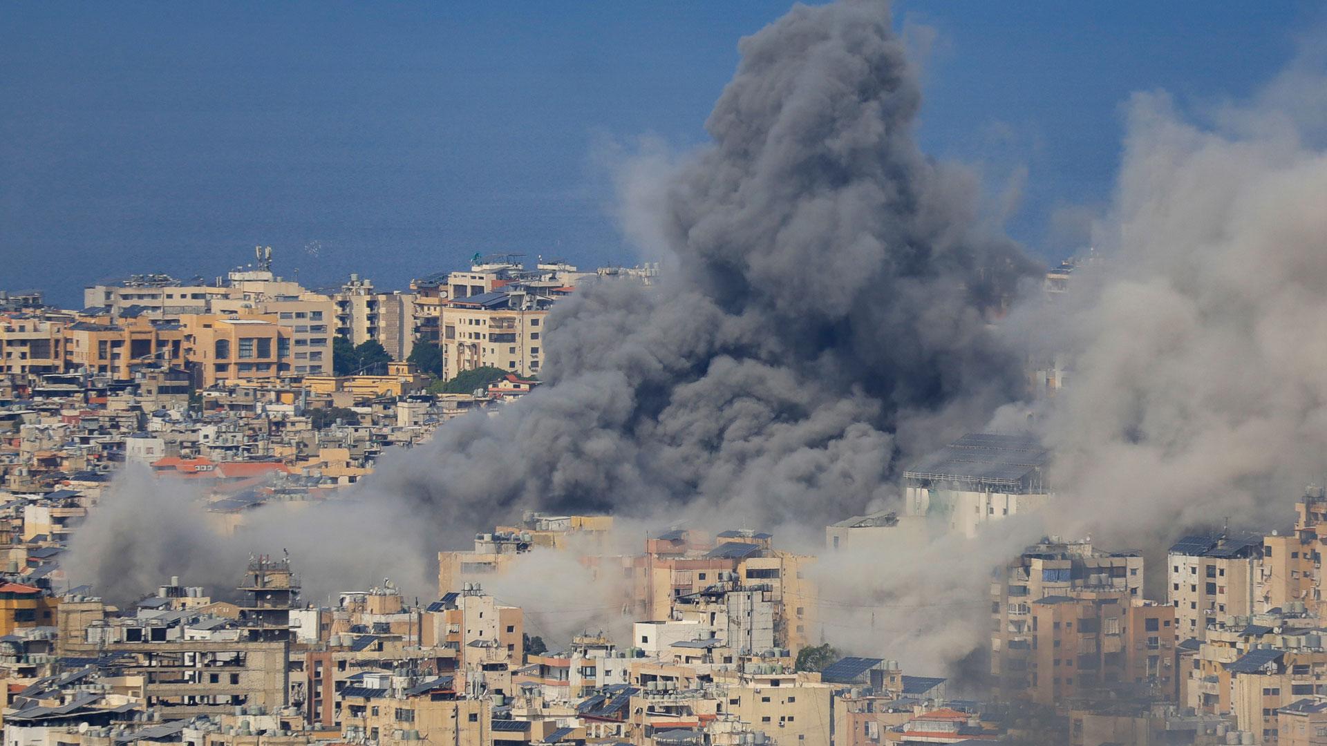 Israel emite orden de evacuación para los suburbios del sur de Beirut e intensifica bombardeos sobre Hezbolá