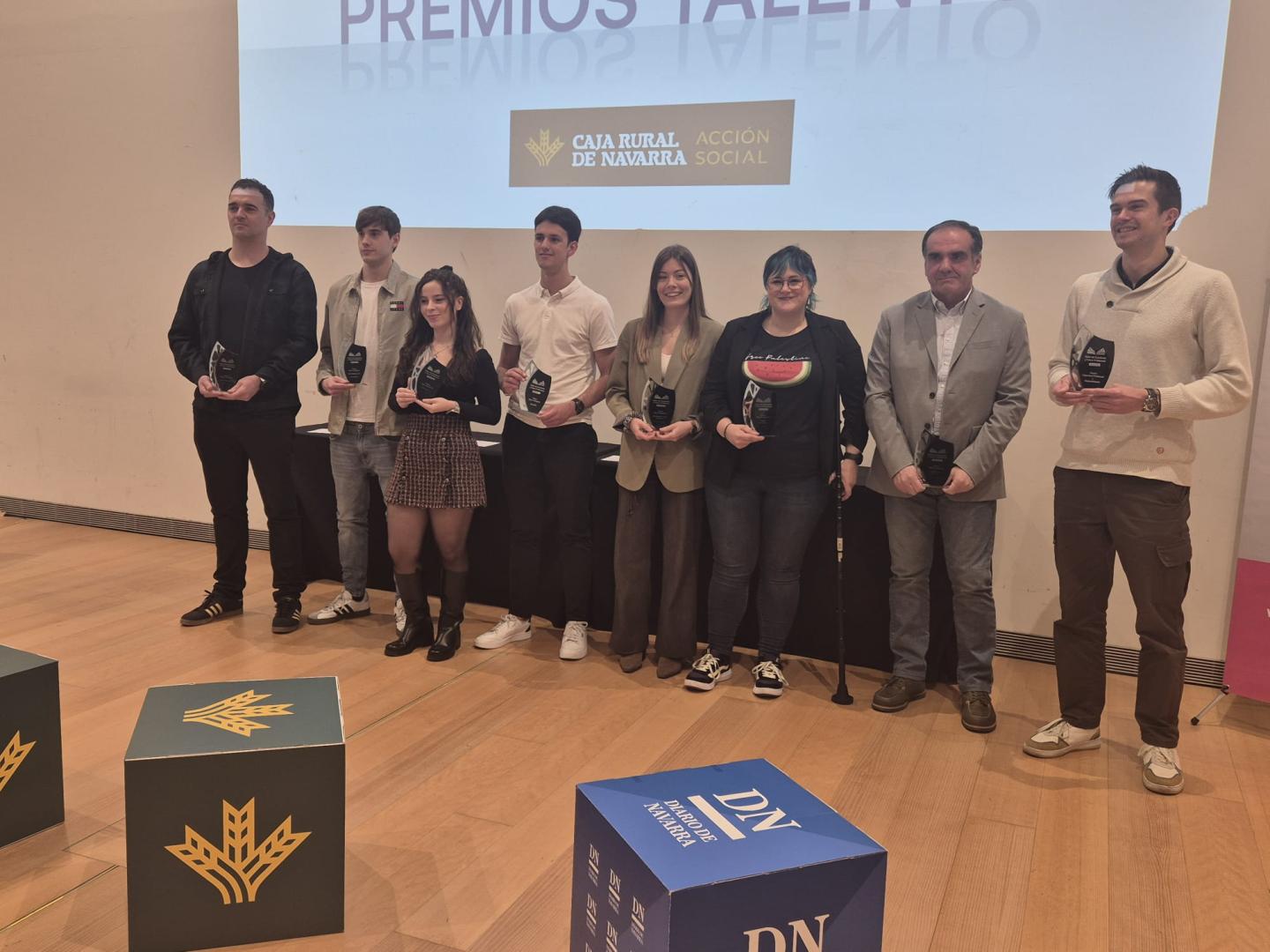 Fotografía de los reconocidos con los premios Talento