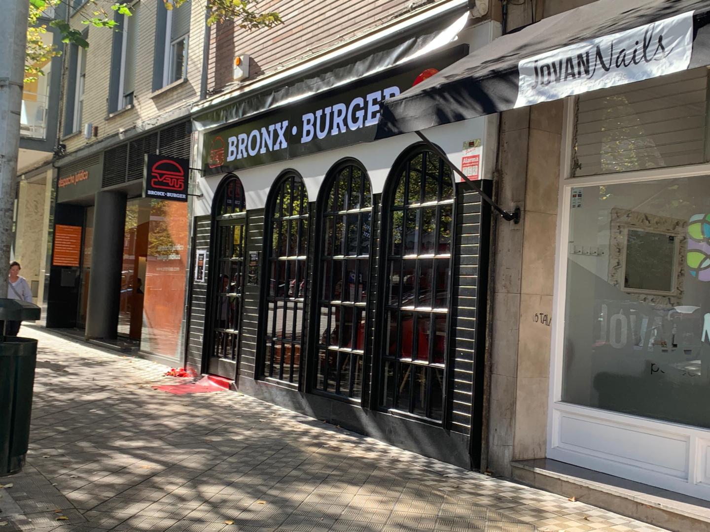 El restaurante Bronx Burger, en la calle Monasterio de Urdax de Pamplona