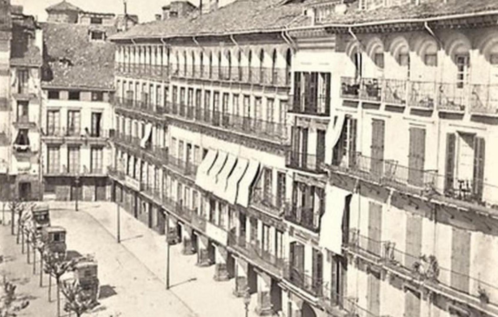 Imagen de la fachada del edificio en 1870