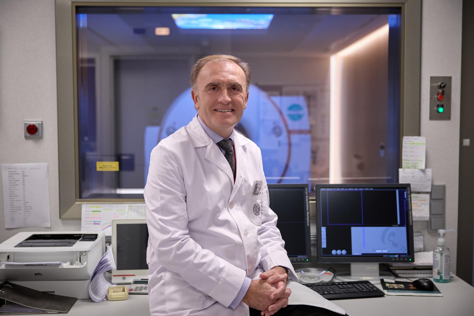 Javier Arbizu Lostao, director del servicio de Medicina Nuclear de la Clínica Universidad de Navarra.