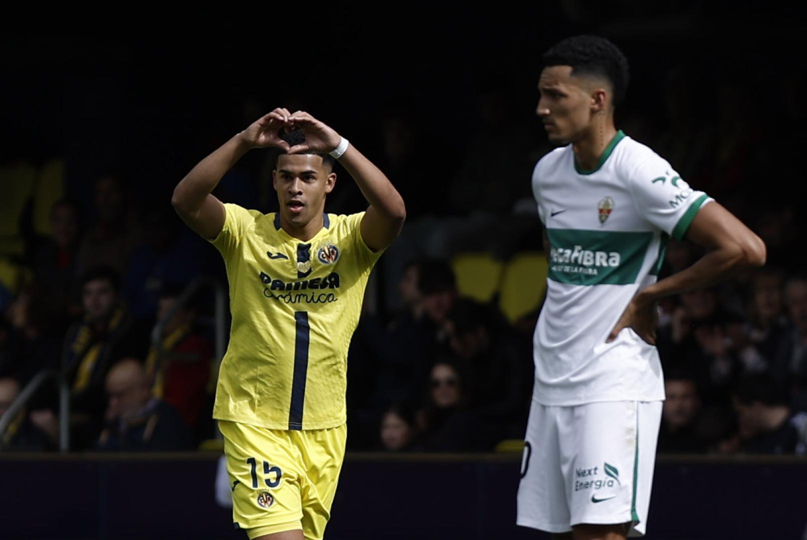 Mouriño (Villarreal) celebra el gol anotado ante el Elche