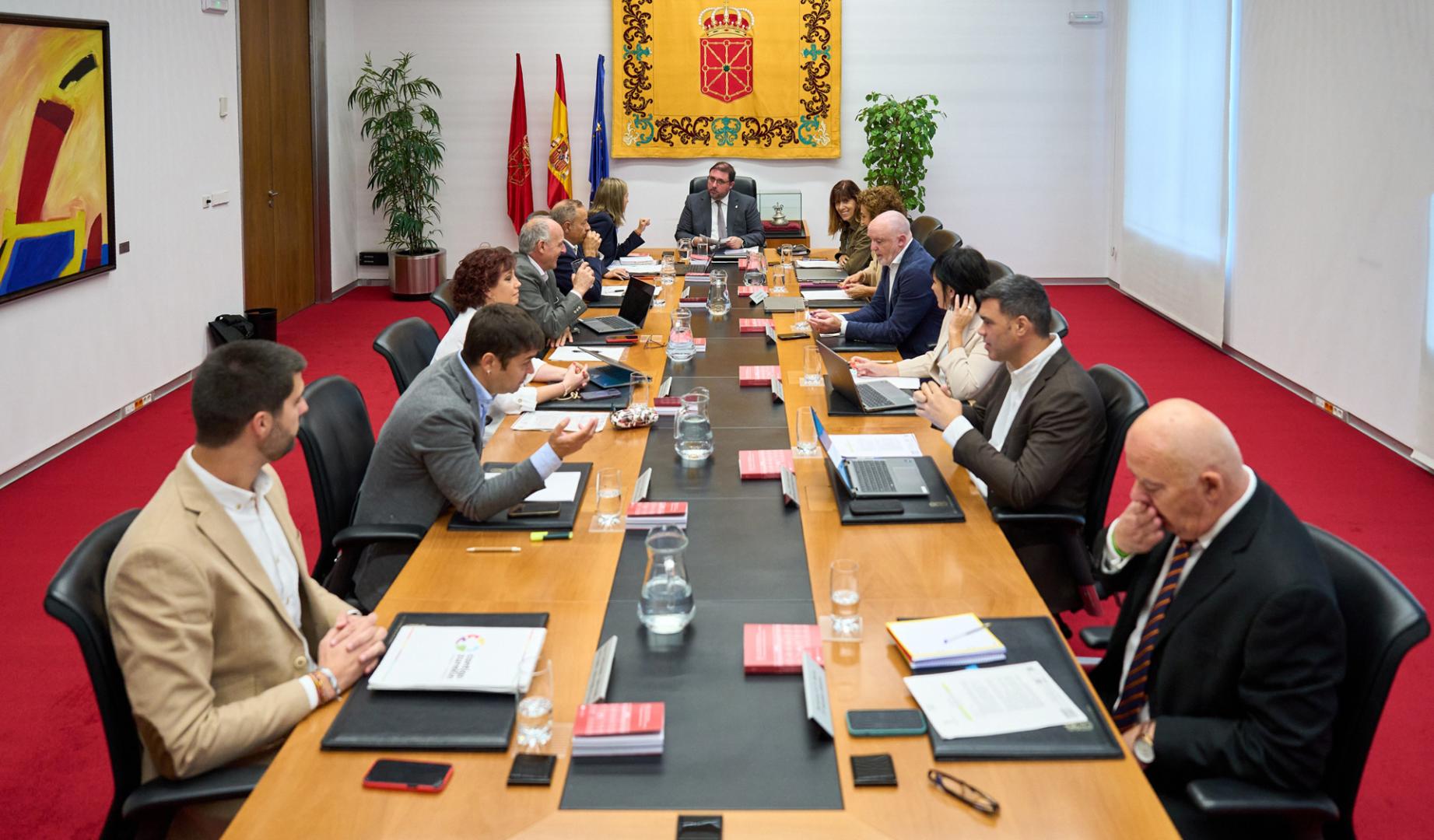 Reunión de la Mesa y Junta de Portavoces del Parlamento de Navarra
