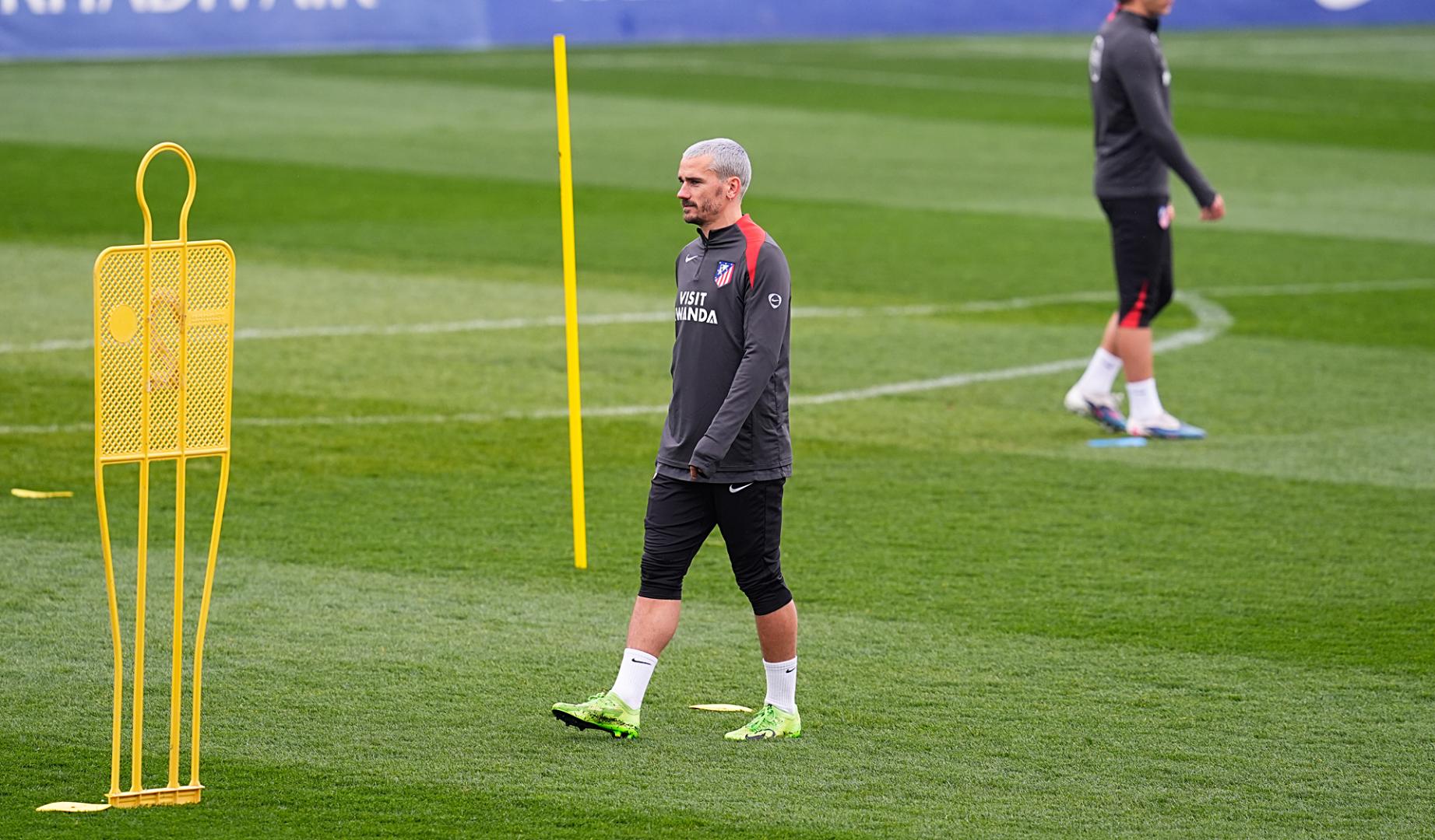 Antoine Griezmann durante el entrenamiento previo al choque contra el Tottenham en la Ciudad Deportiva Wanda Atletico de Madrid