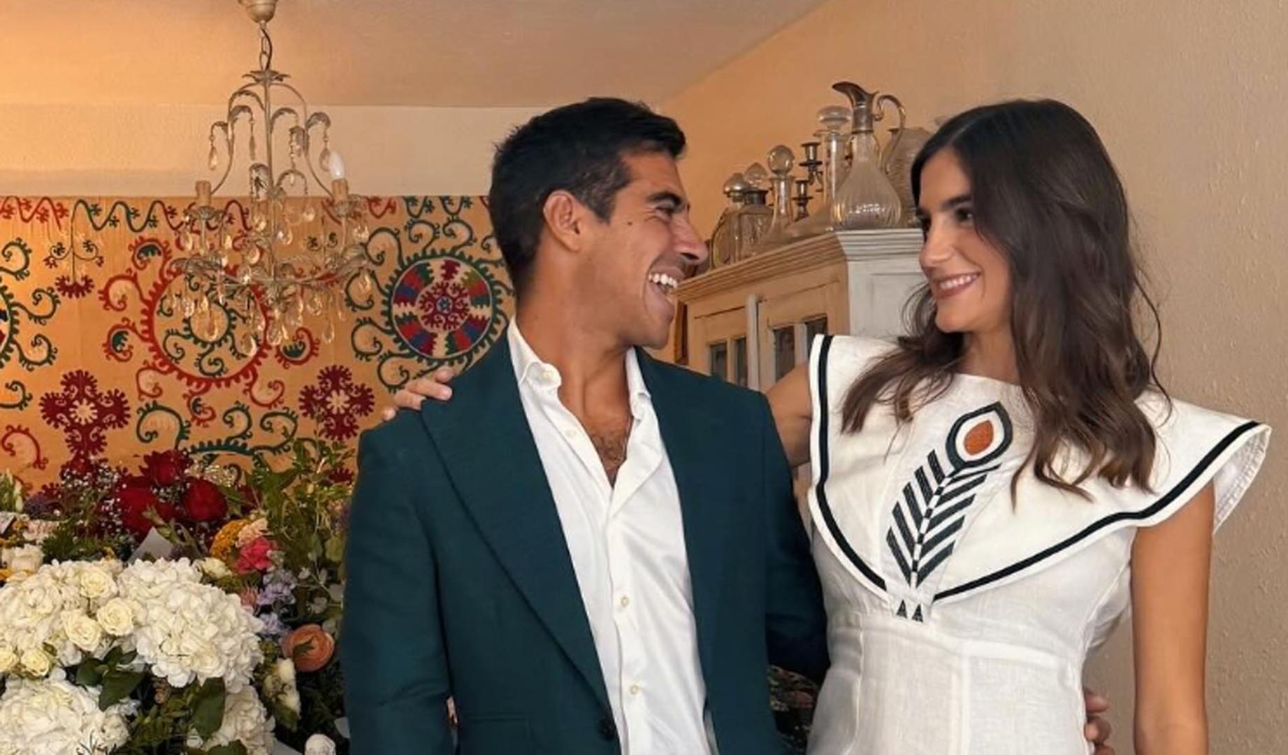 Alberto Herrera y Blanca Llandres en una imagen compartida en Instagram por Alberto del día en que se prometieron