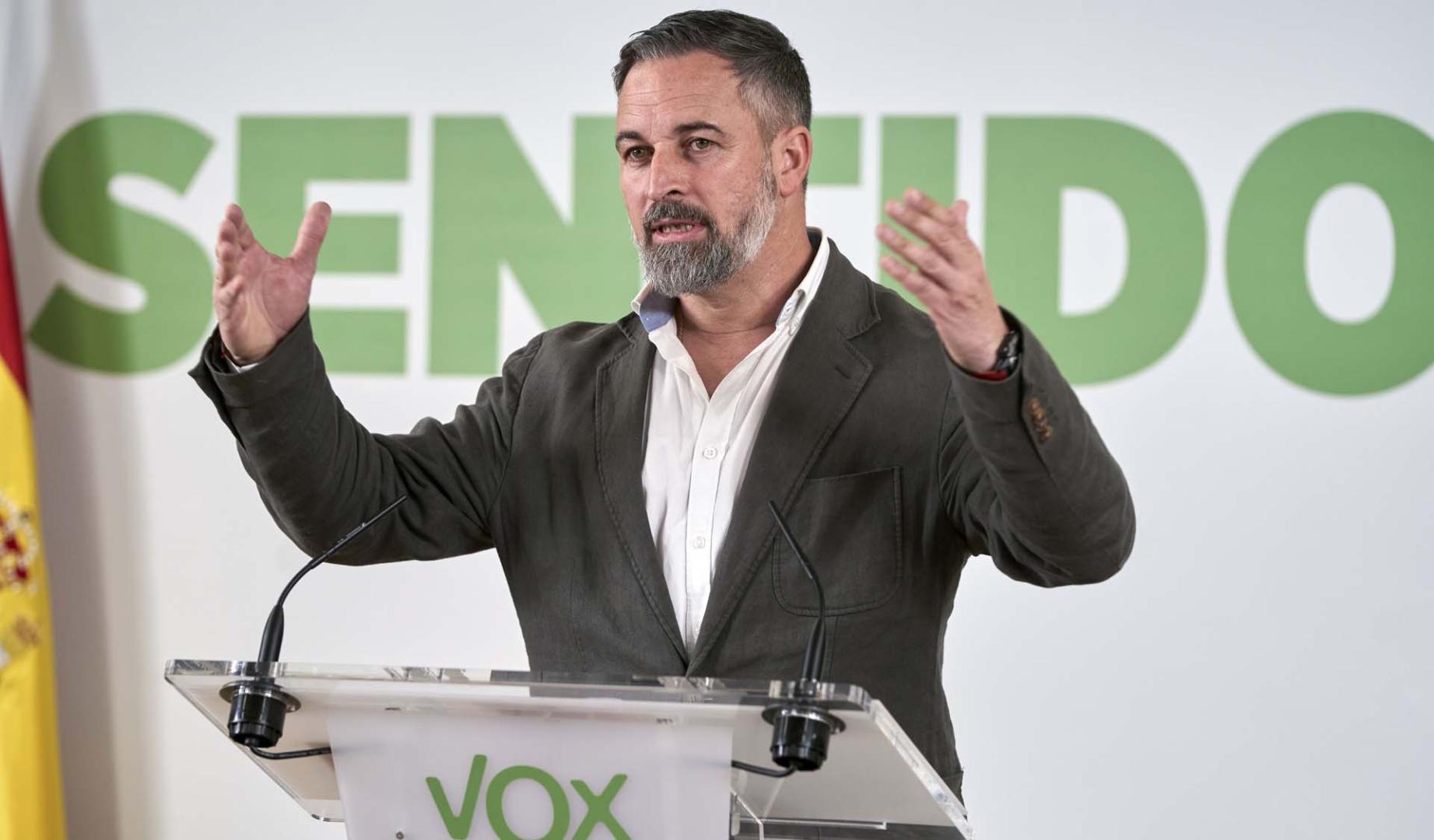 El presidente de Vox, Santiago Abascal, interviene en un acto de la formación este lunes en el Parador de Gredos
