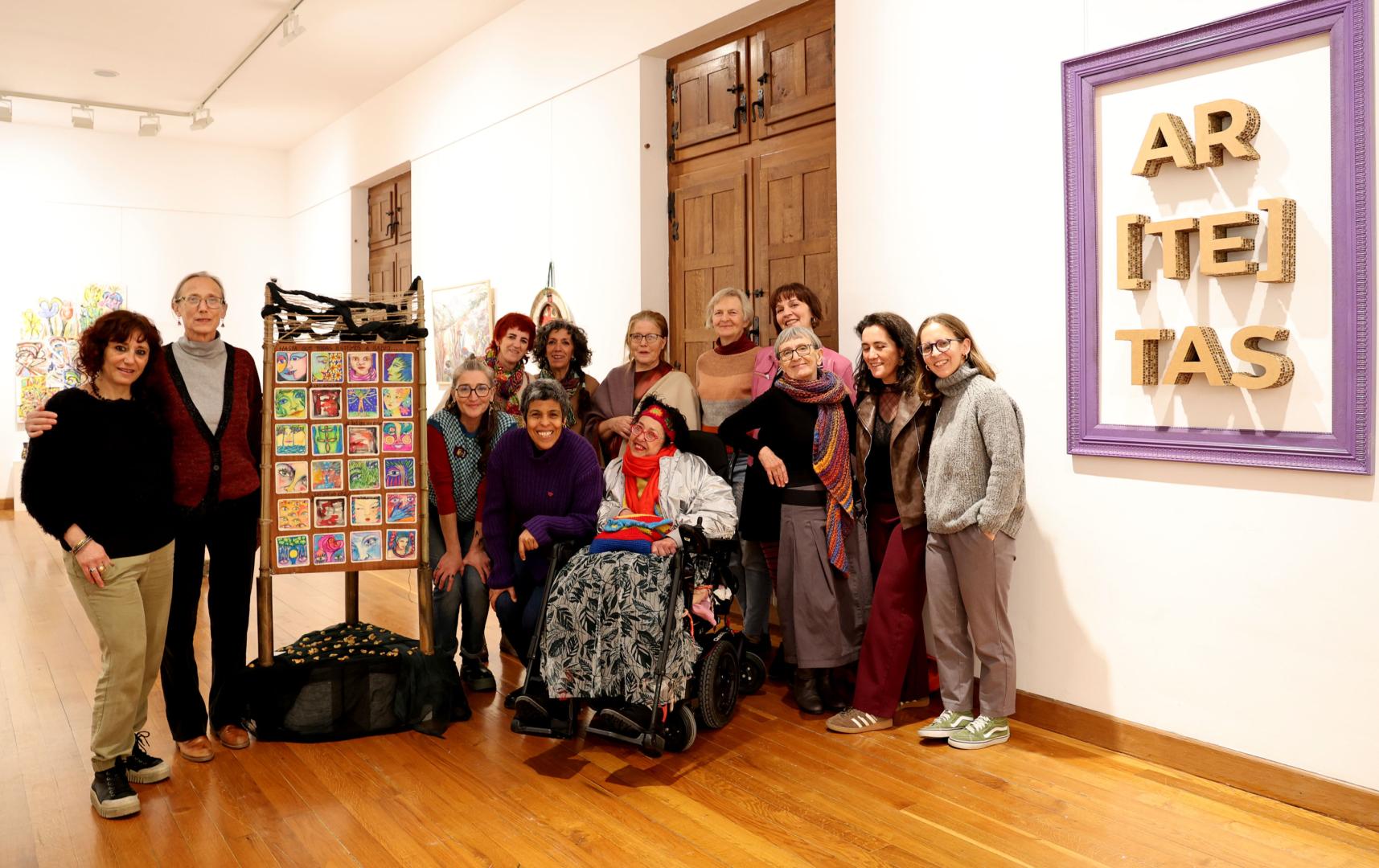 Mujeres autoras de la muestra Ar(te)tas que puede verse en la casa de cultura de Estella.
