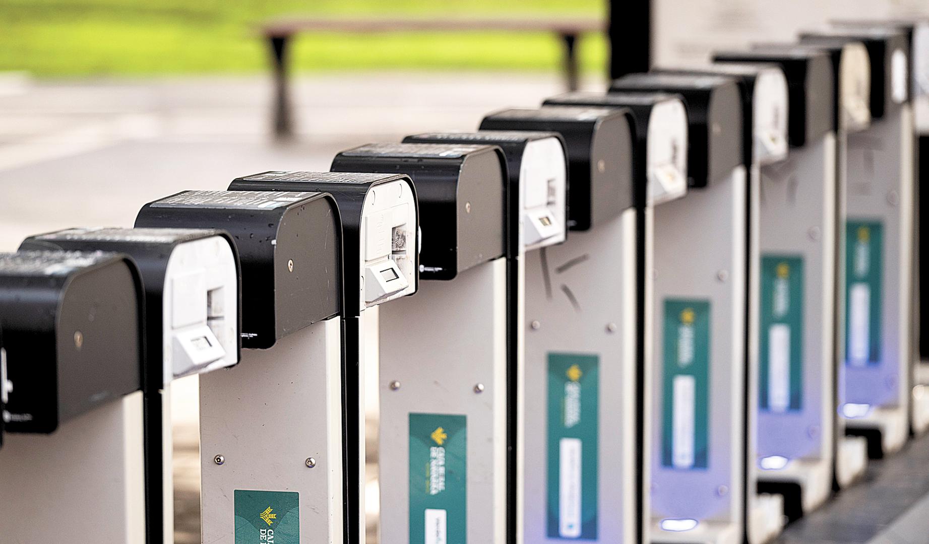 Una de las estaciones de bicis de la UPNA vacía desde hace semanasUna estación sin bicis en una imagen reciente. IRATI AIZPURUA