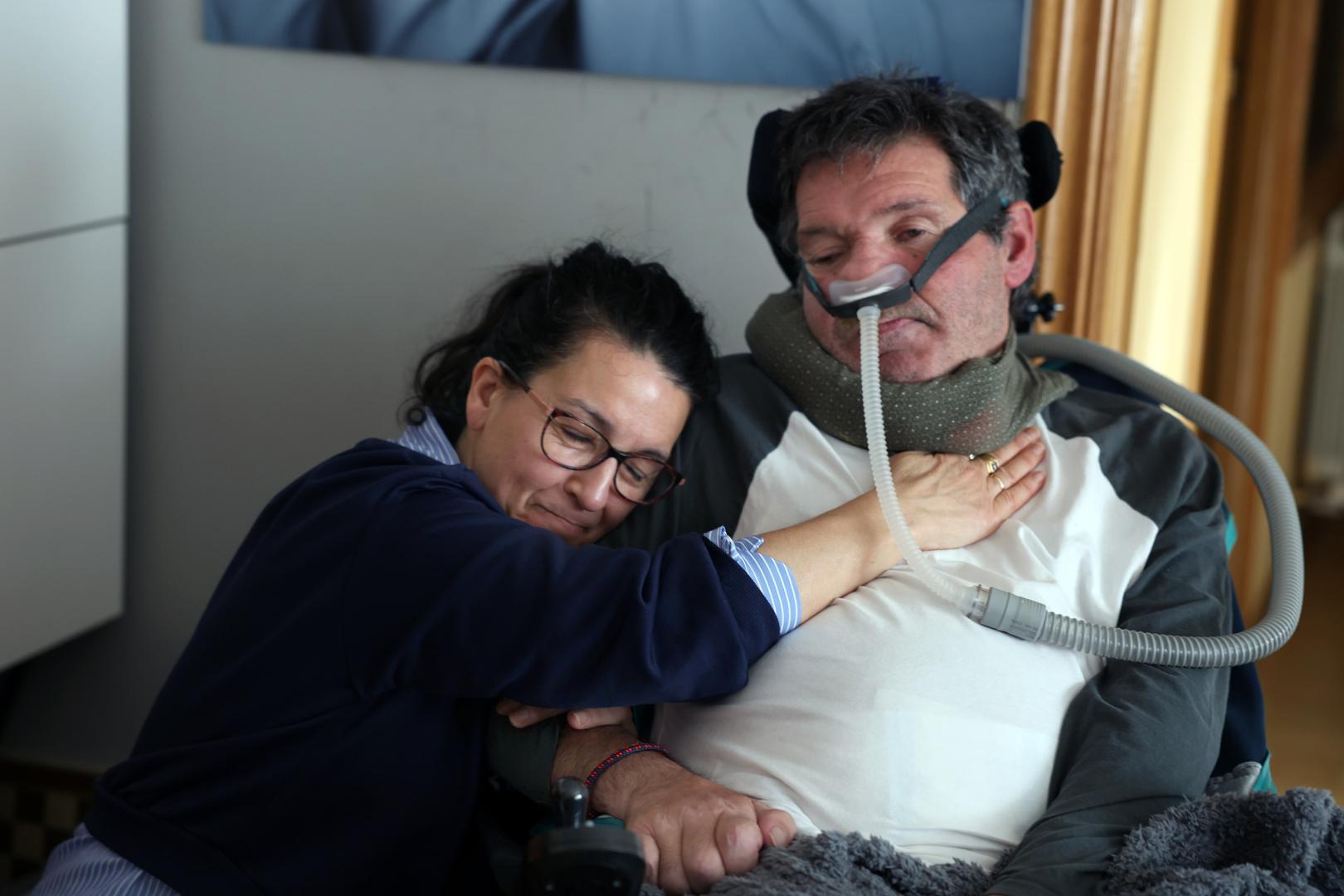 María García y Carlos Ardanaz, la semana pasada en su domicilio de Olite